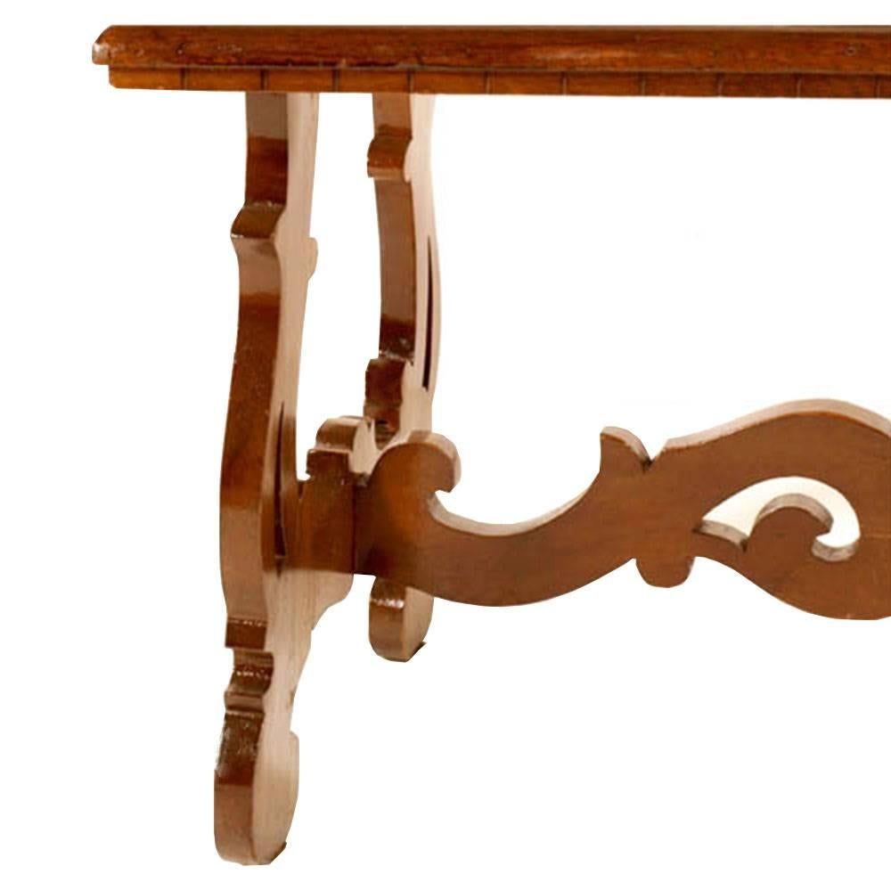 Late 19th Century coffee centre table in solid walnut Florentine Renaissance , wax polished

Measure cm: H 45 x W 88 x D 45.