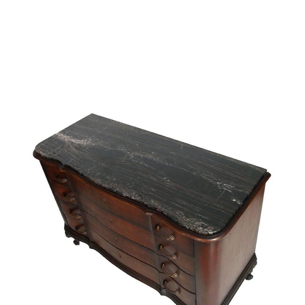 Early 20th century Venetian Baroque Revival commode, dresser, with marble top , hand-carved walnut and veneer mogano. Restored and polished to wax , ready to use

Measures cm: H 100 W 137 D 58.