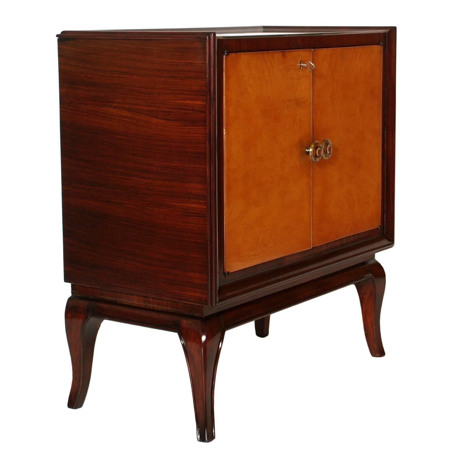 1930s Art Deco Dry Bar Cabinet, Mahogany, Burl Elm, Mirror Internal, Glass Top In Good Condition For Sale In Vigonza, Padua