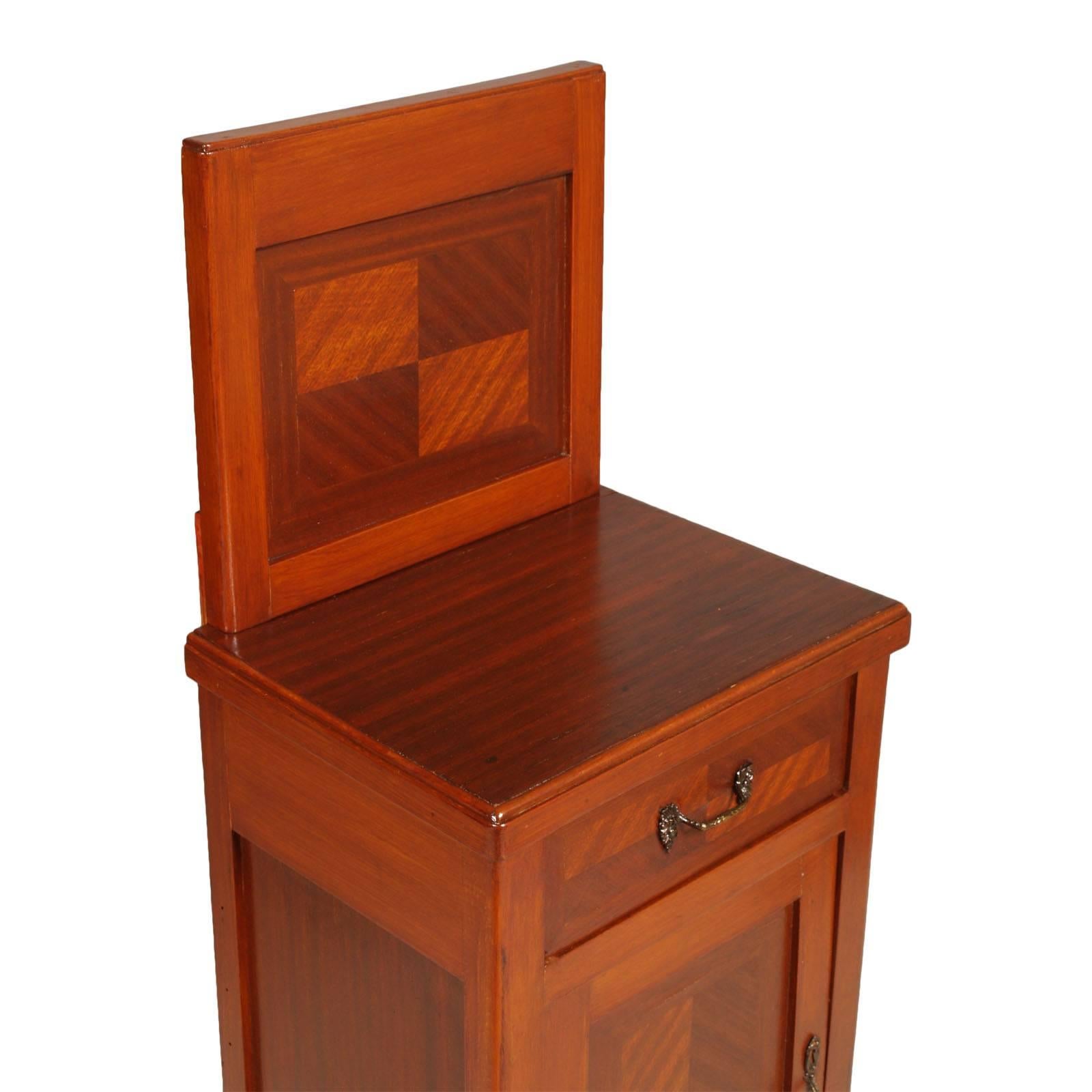 Early 20th century Italian Art Nouveau nightstand in cherrywood and mahogany inlaid, restored and polished to wax
Measures cm: H 81+34, W 40, D 32.