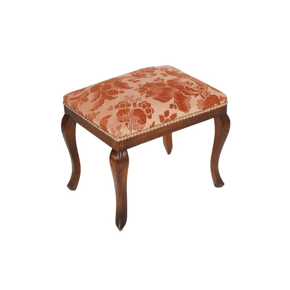 1900s Italy Pair of Bedroom Armchairs Art Nouveau with Stool Hand-Carved Walnut For Sale 2