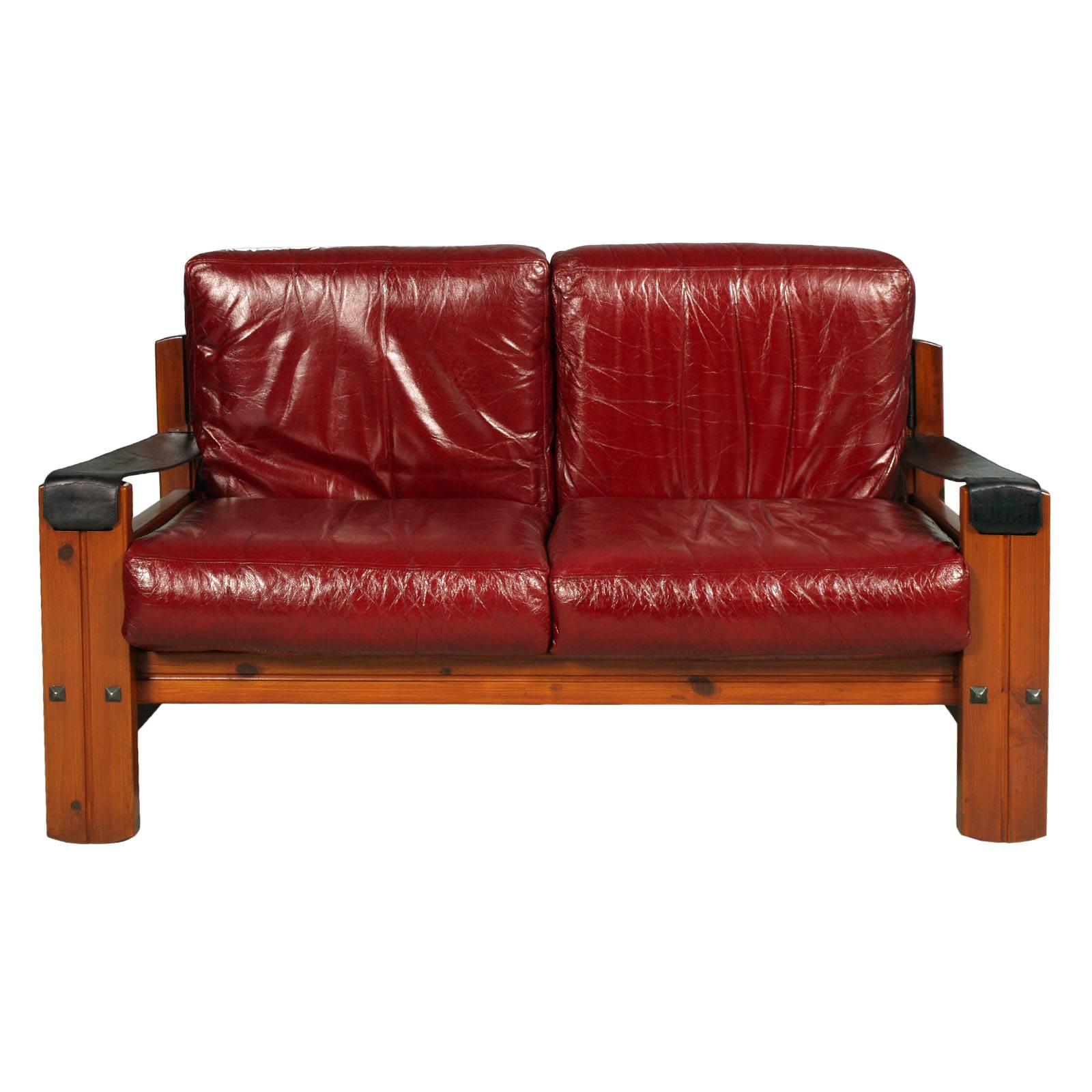 They can be sold separately
1960s Leaving room set in massive Wood, real leather, attributed to Afra and Tobia Scarpa  designers
These are particular famous and fabulous complete set for living room of widespread fashion in the 60s, in massive wood,