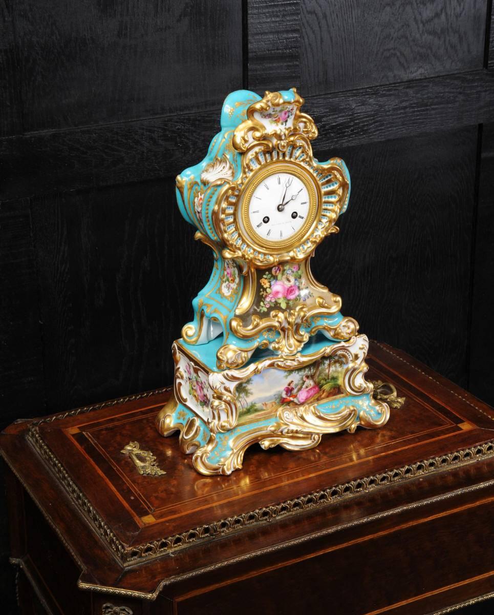 Early French Rococo Porcelain Boudoir Clock, Silk Suspension Movement In Good Condition In Belper, Derbyshire