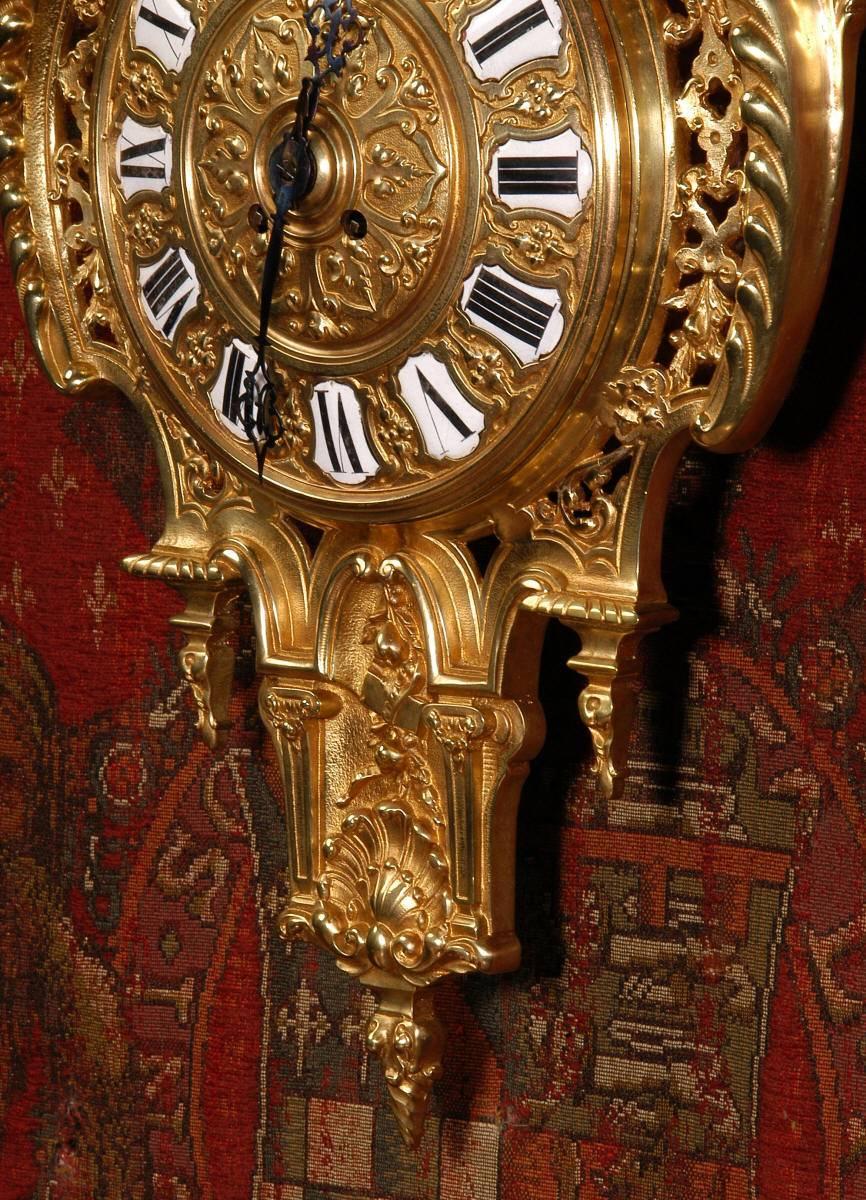 Antique French Gilt Bronze Cartel Wall Clock In Good Condition For Sale In Belper, Derbyshire