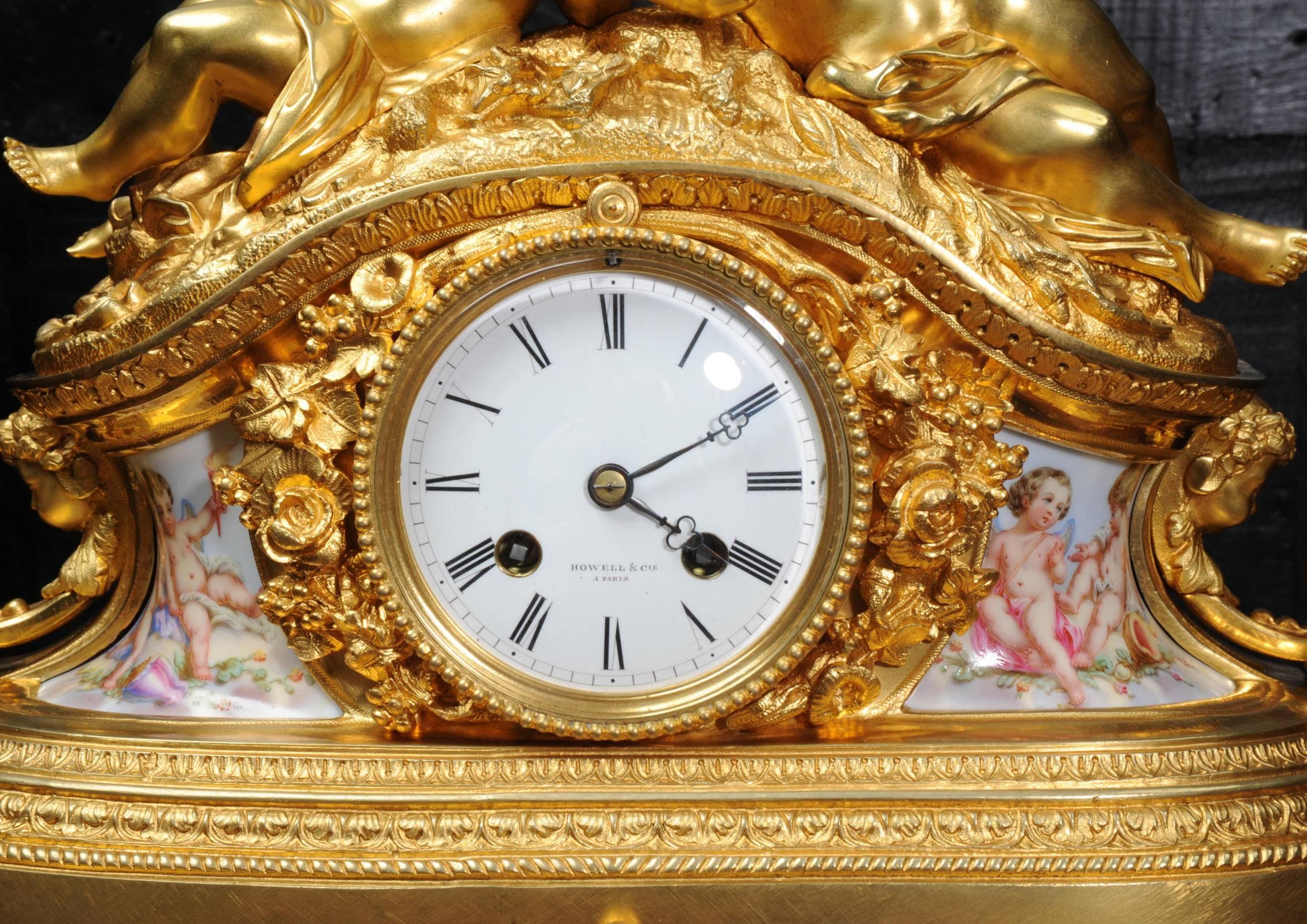 Fine and Early Ormolu and Porcelain Clock, Cherubs In Excellent Condition In Belper, Derbyshire