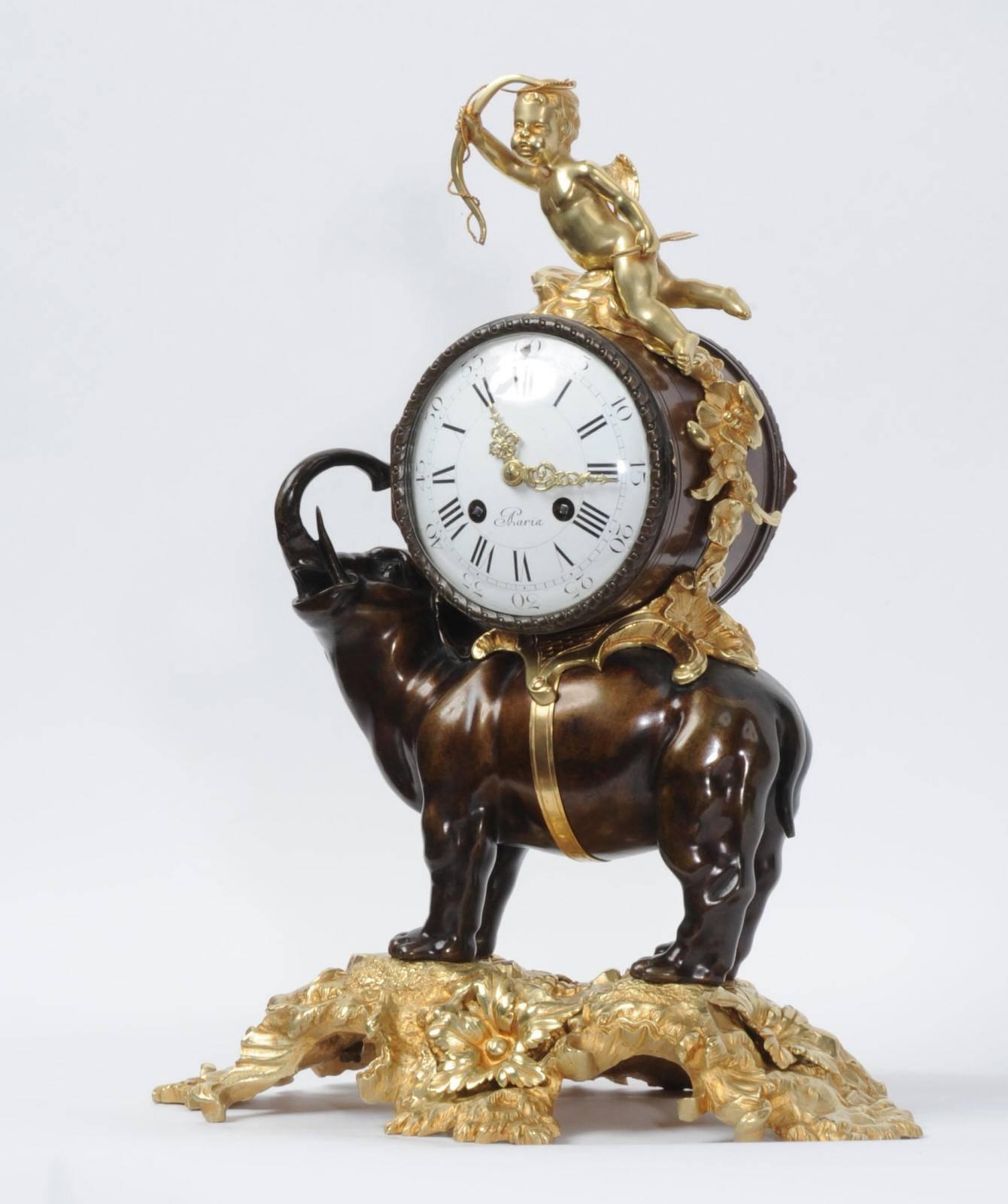 Louis XV Pendule française ancienne en bronze et ormolu:: éléphant et Cupidon