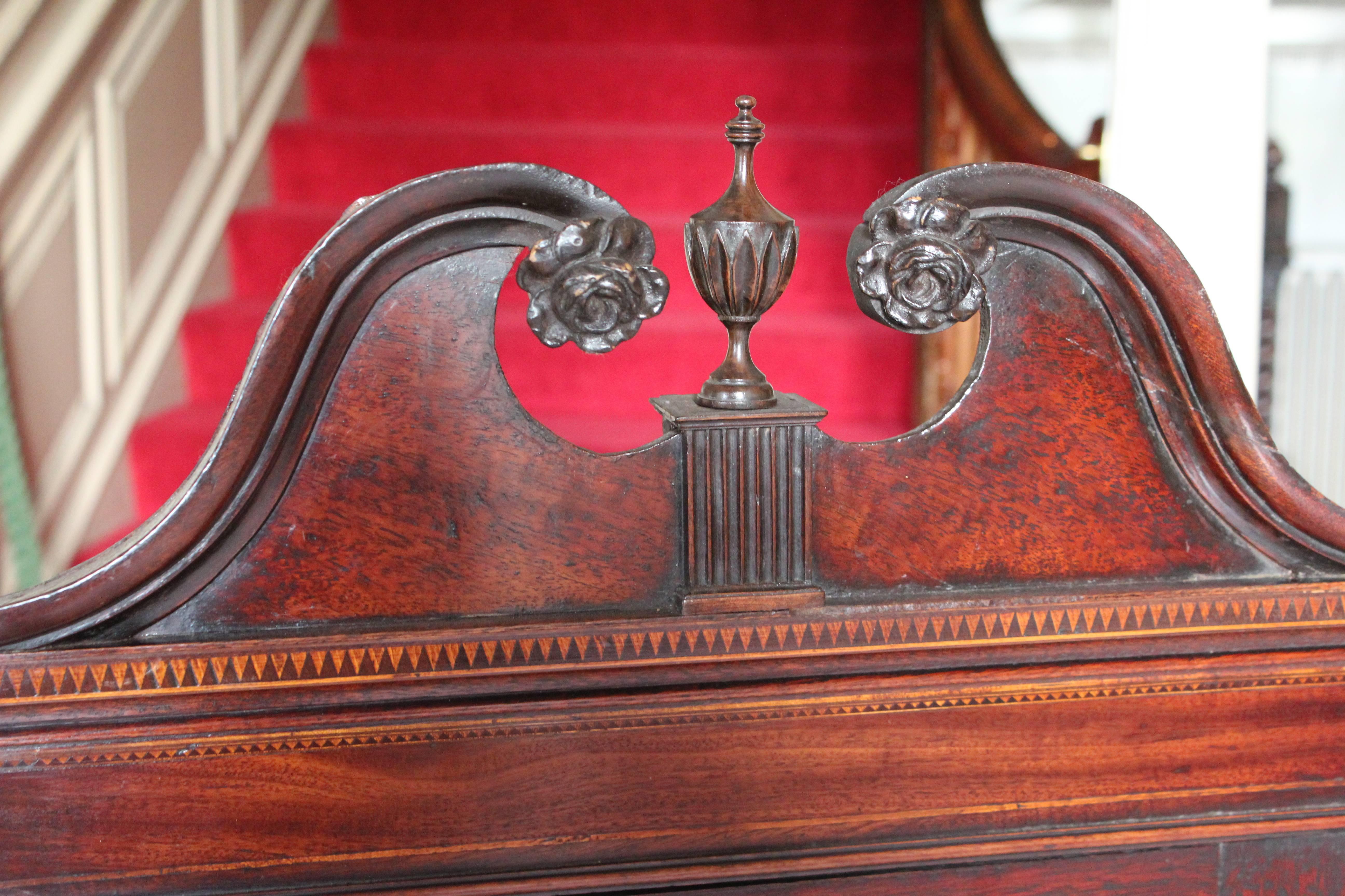 British George III Mahogany Hanging Corner Cupboard in the Chippendale Style, circa 1760 For Sale