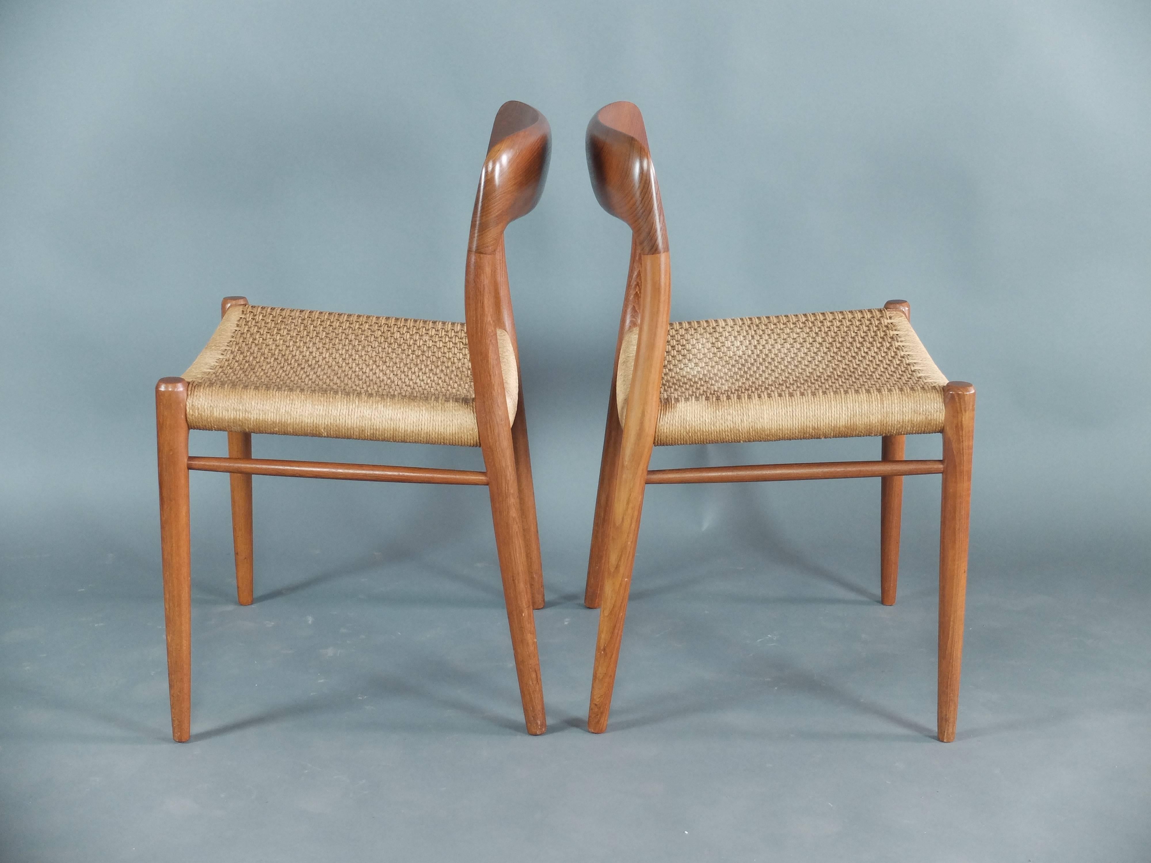 Danish Set of Eight Mid-Century Dining Chairs by Moller Model 75 For Sale