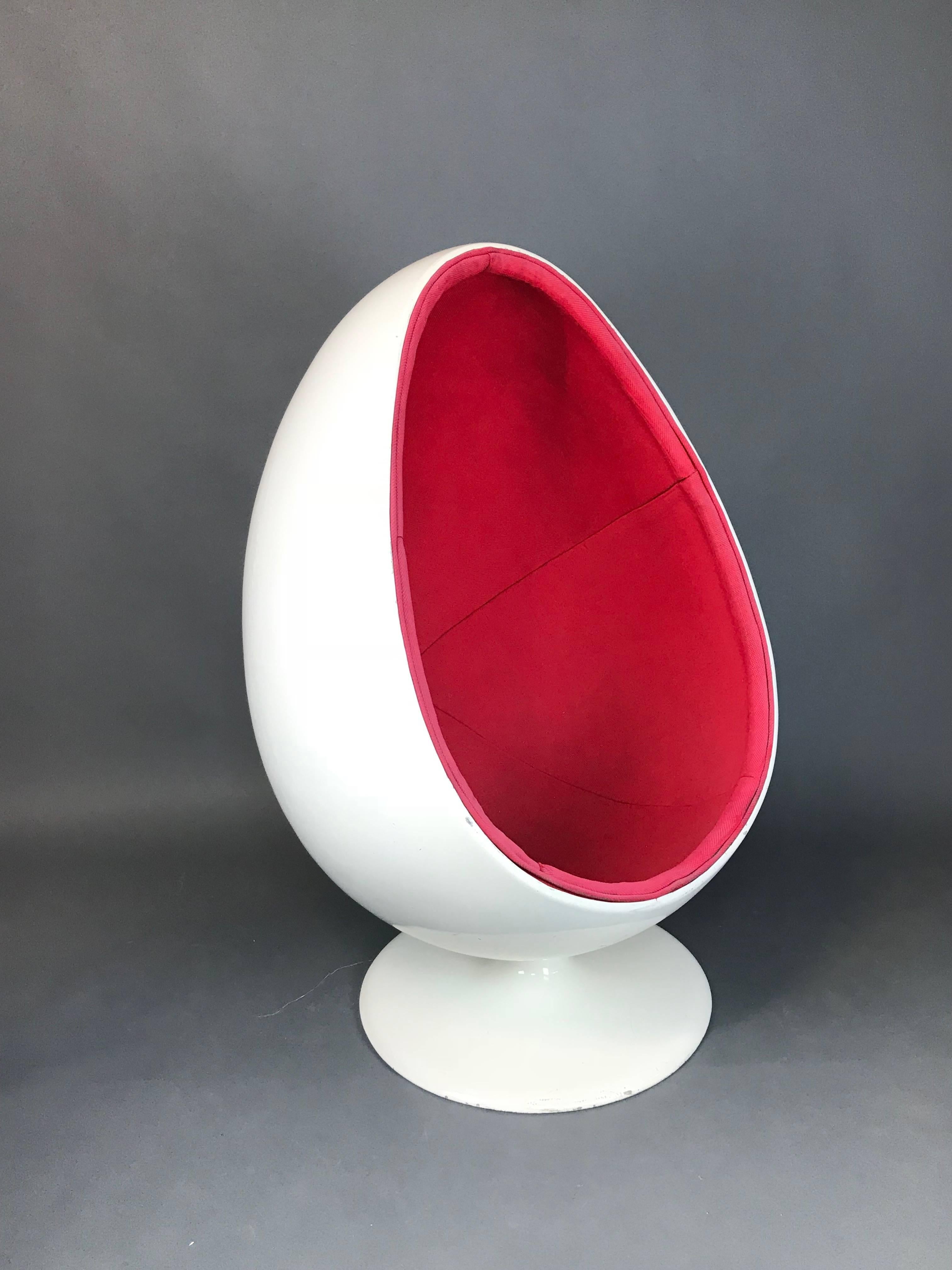 Ovalia Egg chair by Henrik Thor-Larsen.

circa 1968.
      