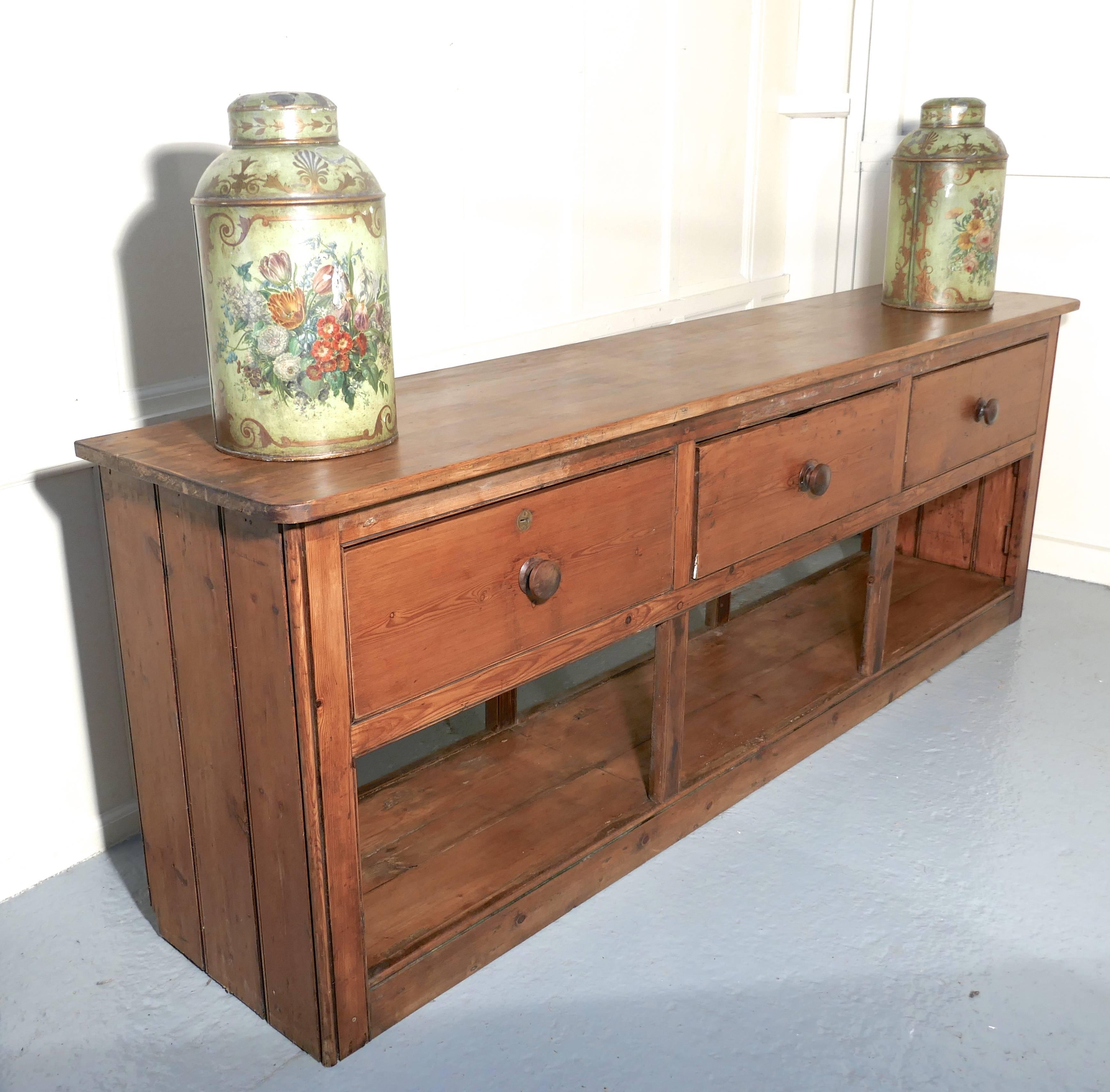 George III Large Georgian Rustic Pine Pot Board Dresser