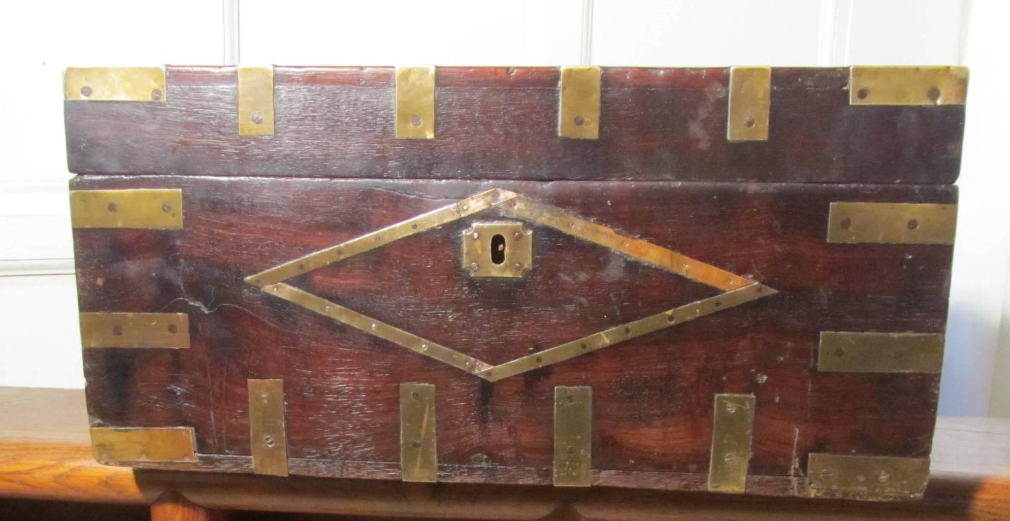 Large Georgian Brass Bound Gentleman's Travelling Box In Good Condition In Chillerton, Isle of Wight