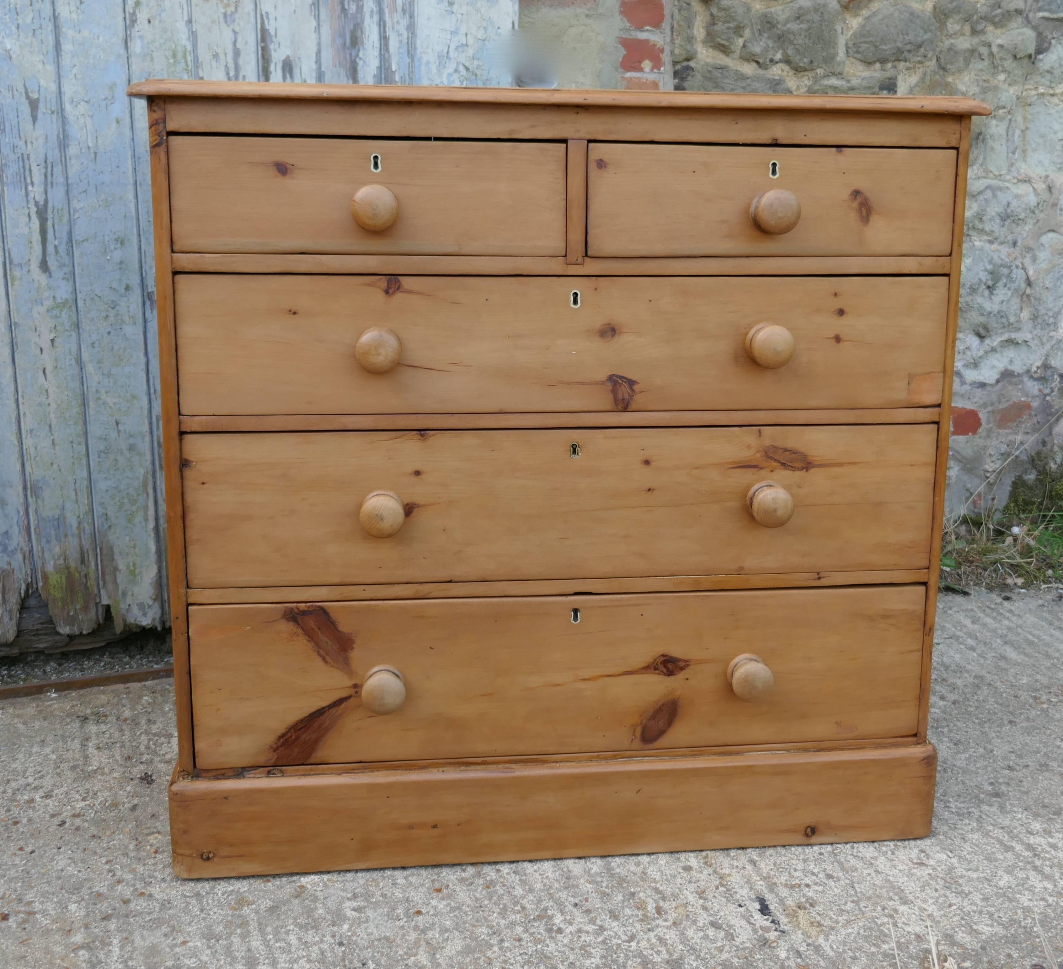 Large Victorian Stripped Pine Chest of Drawers, 1890 4