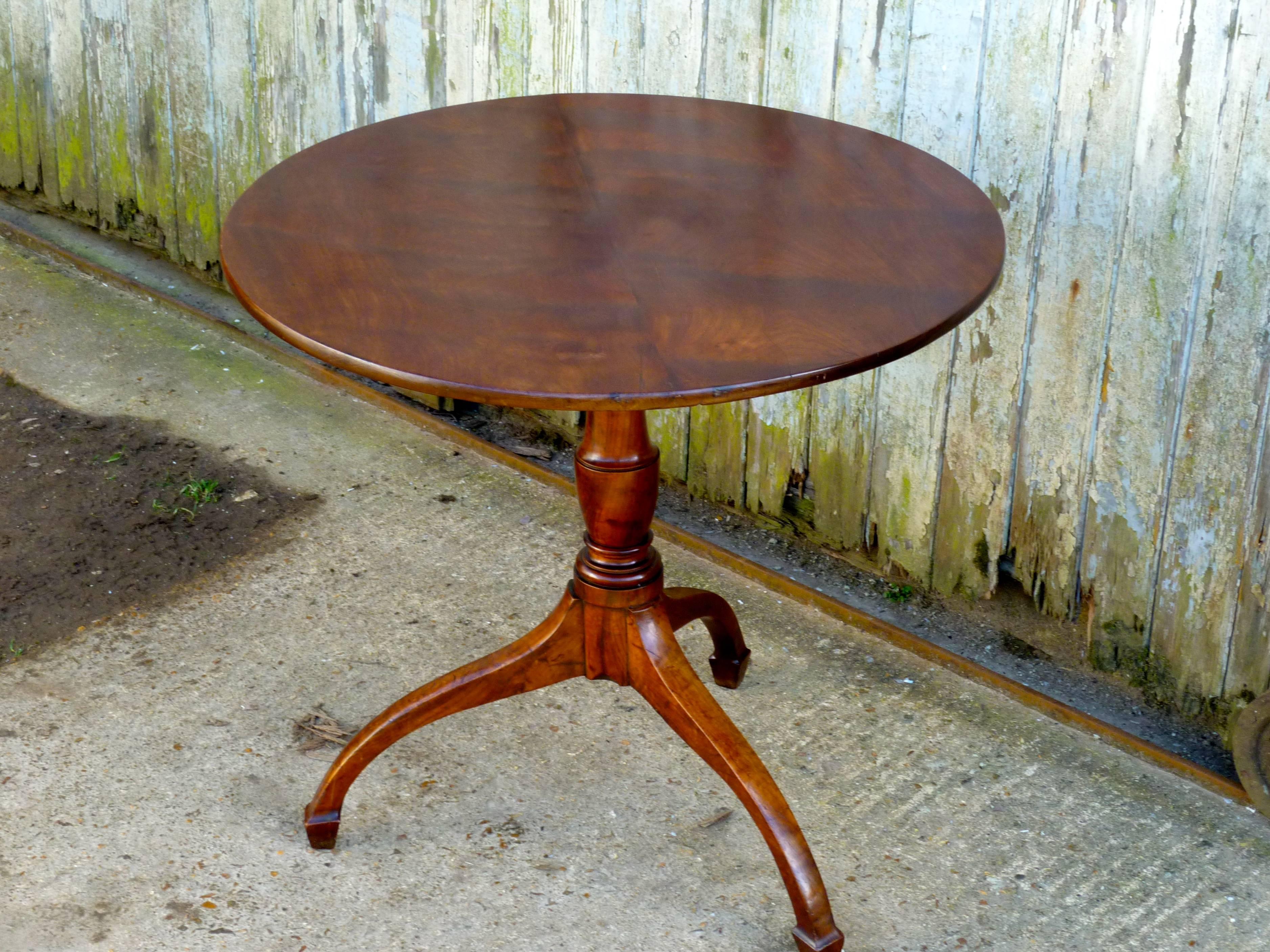 Georgian Yew Wood Tilt-Top Table 1