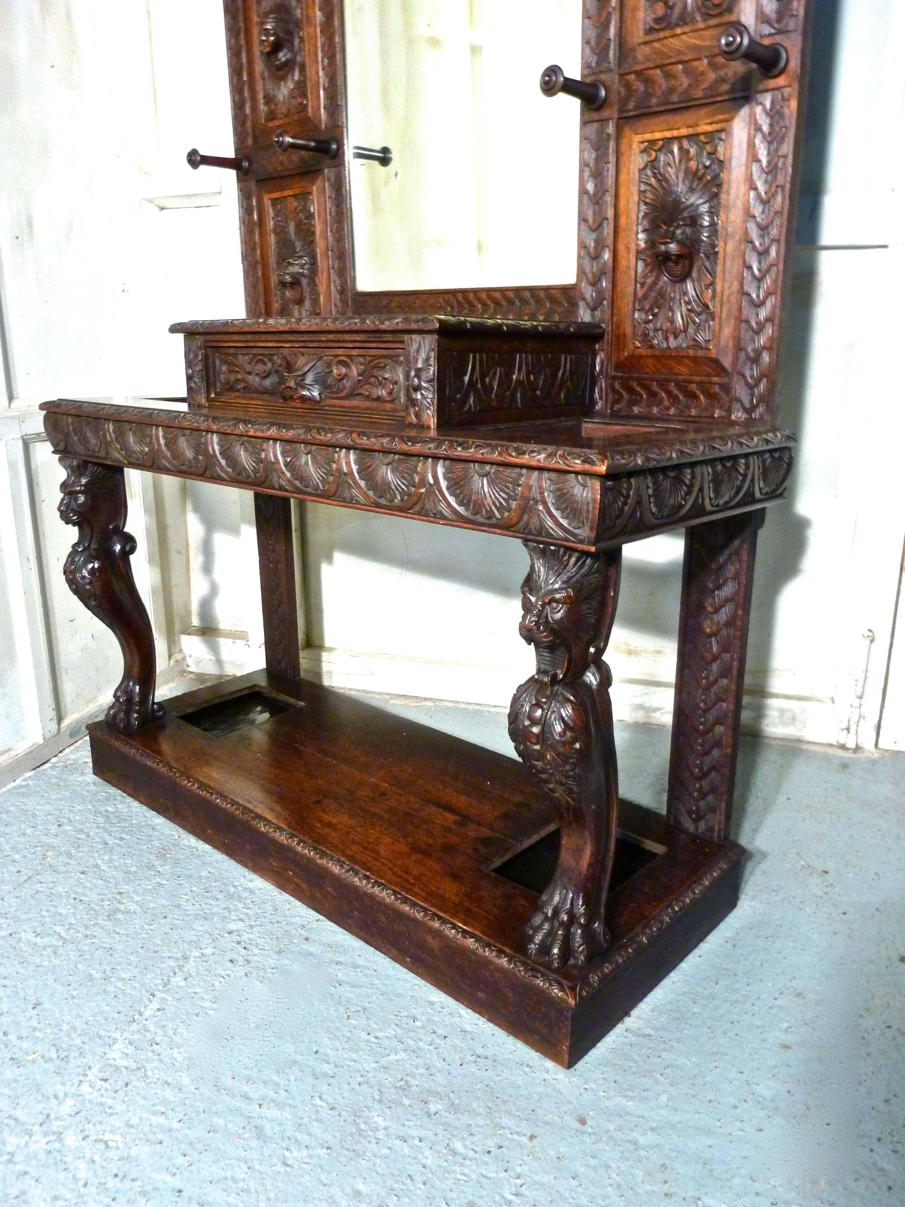 Superb Quality Victorian Green Man Gothic Carved Oak Hall Stand In Good Condition In Chillerton, Isle of Wight