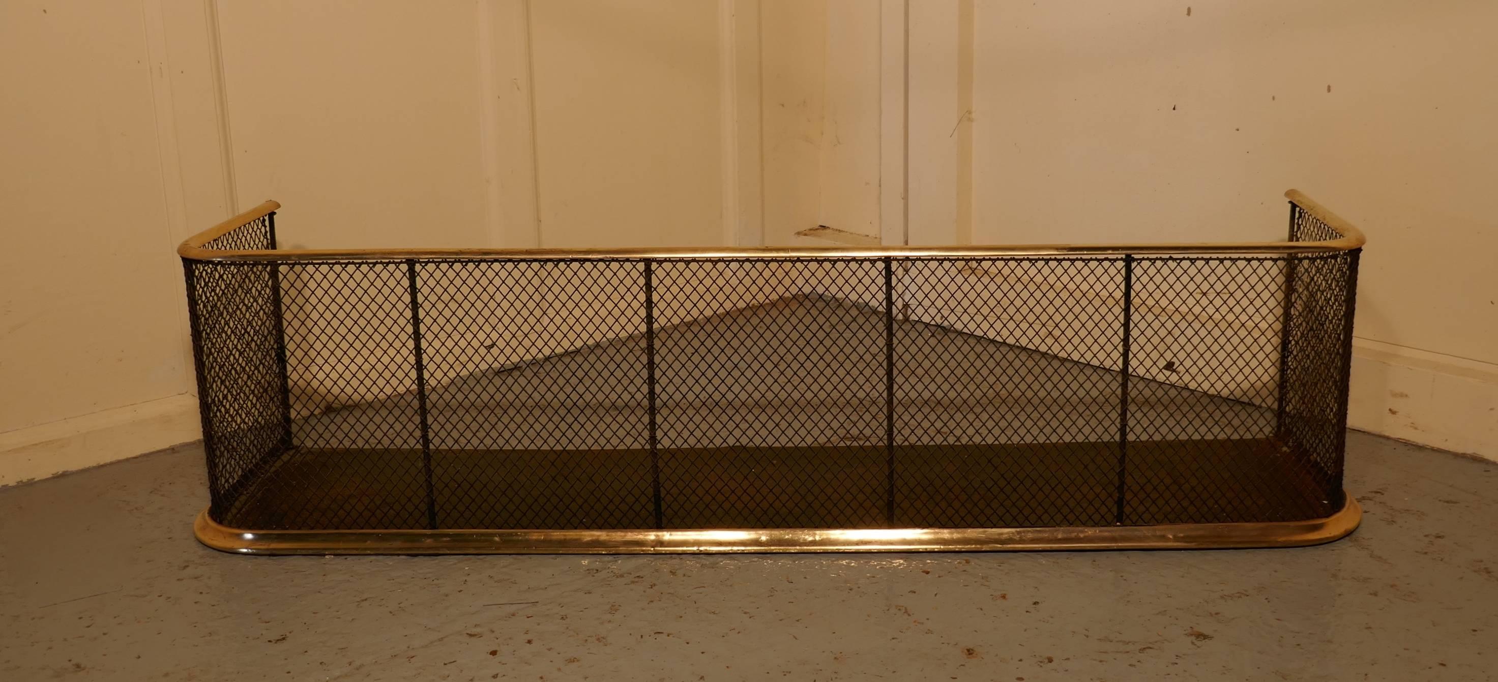 Victorian Nursery Fire Guard or Club Fender In Good Condition In Godshill, Isle of Wight