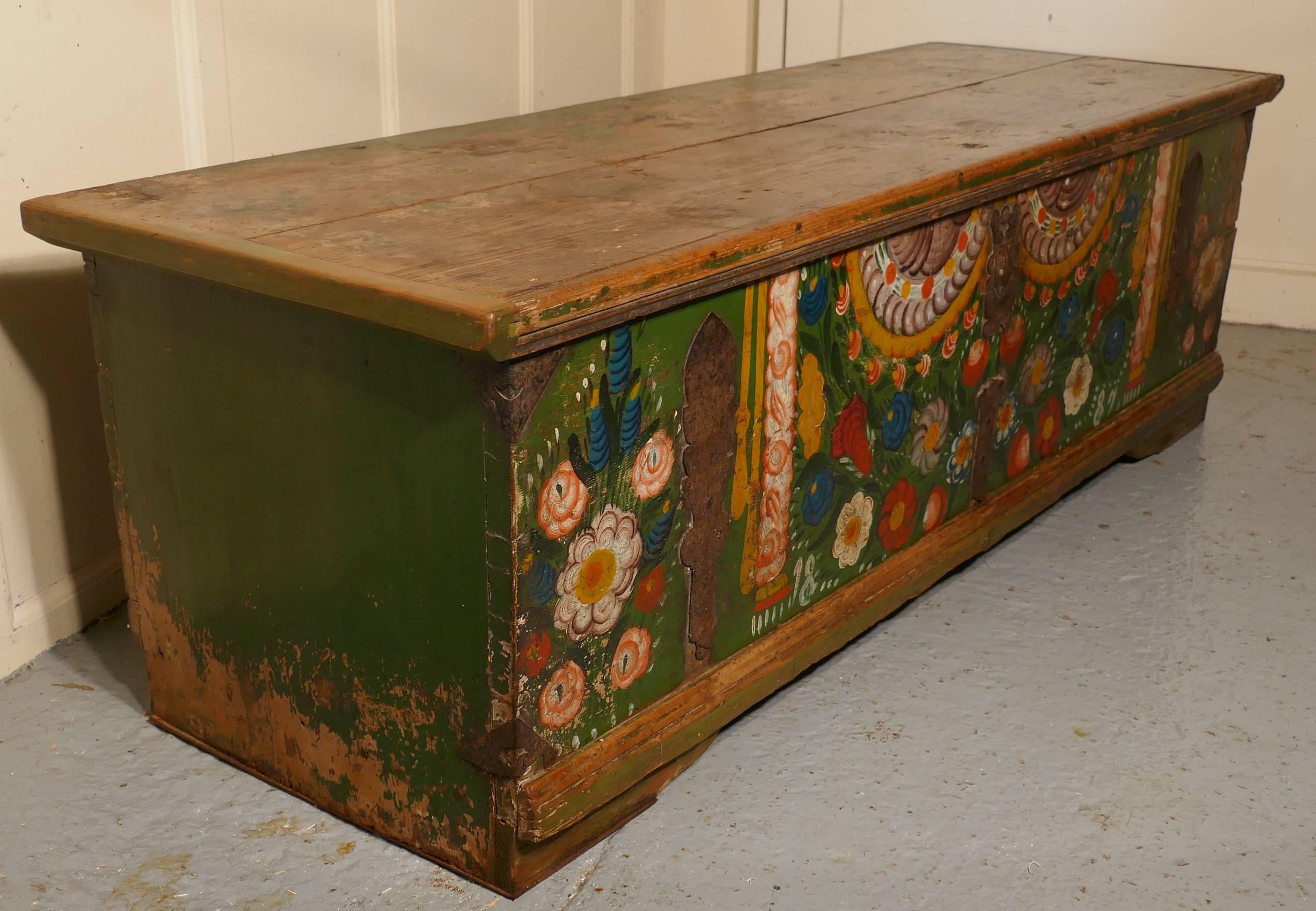 European Folk Art Painted Pine Chest In Fair Condition In Chillerton, Isle of Wight