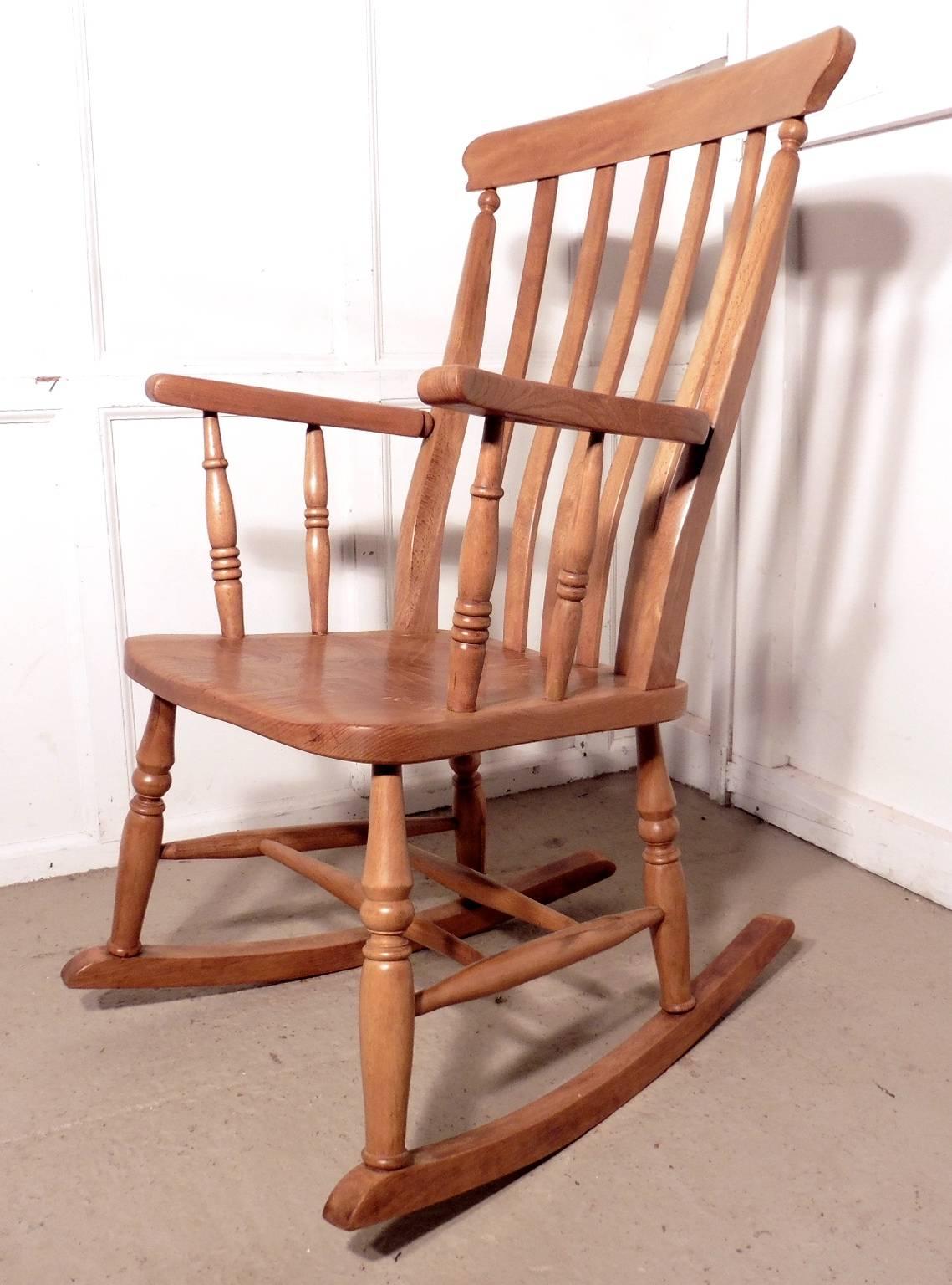 Victorian Beech and Elm Slat Back Carver Rocking Chair In Good Condition In Chillerton, Isle of Wight