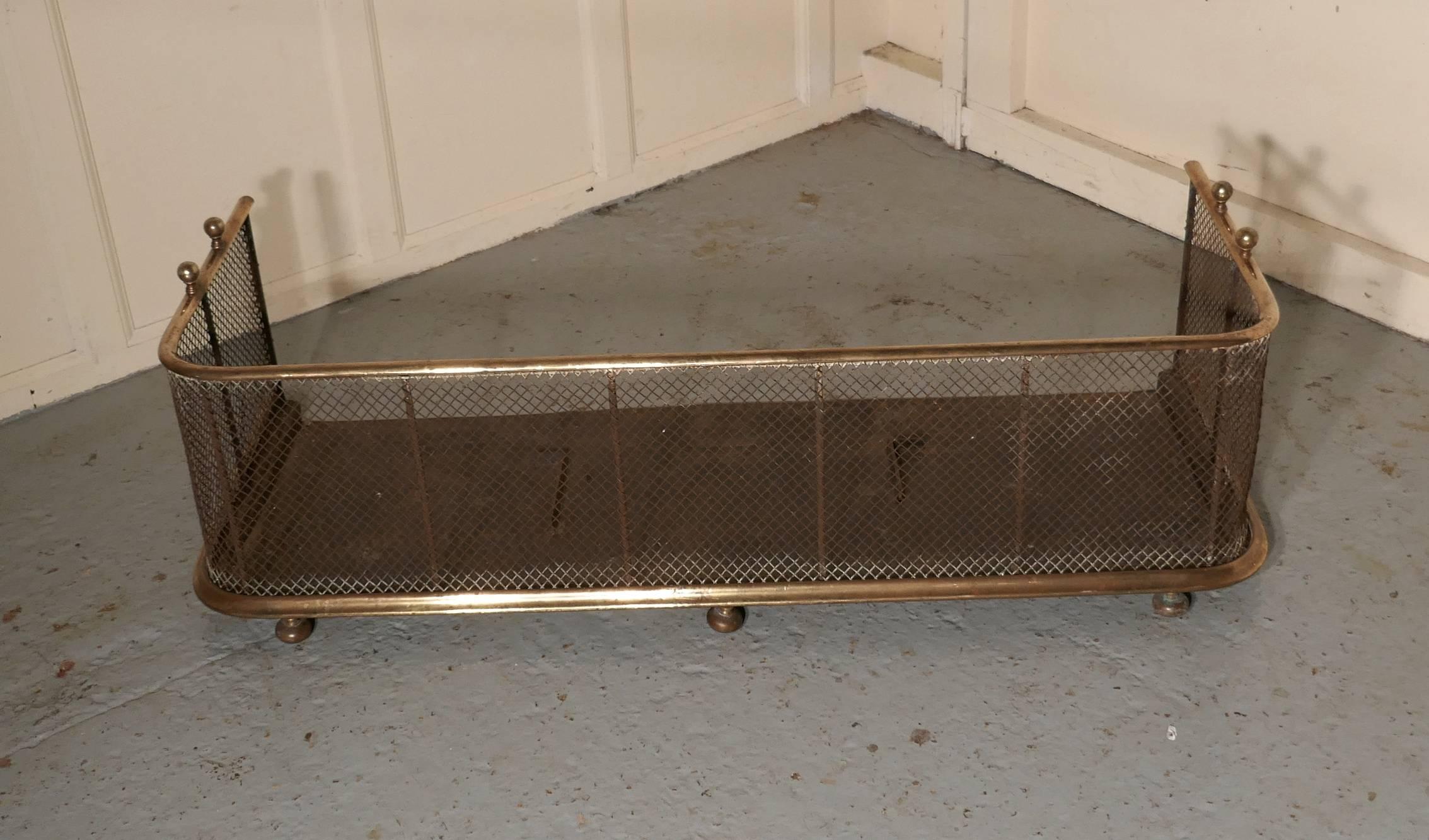 19th Century Large Victorian Brass and Iron Fender or Fireguard