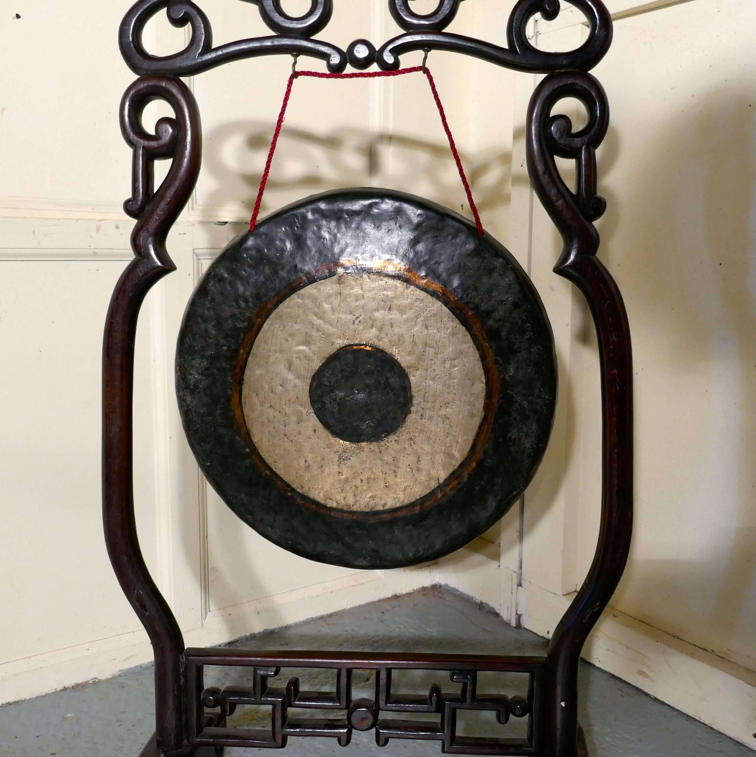 Oriental Rosewood, Brass Dinner Gong In Good Condition In Chillerton, Isle of Wight