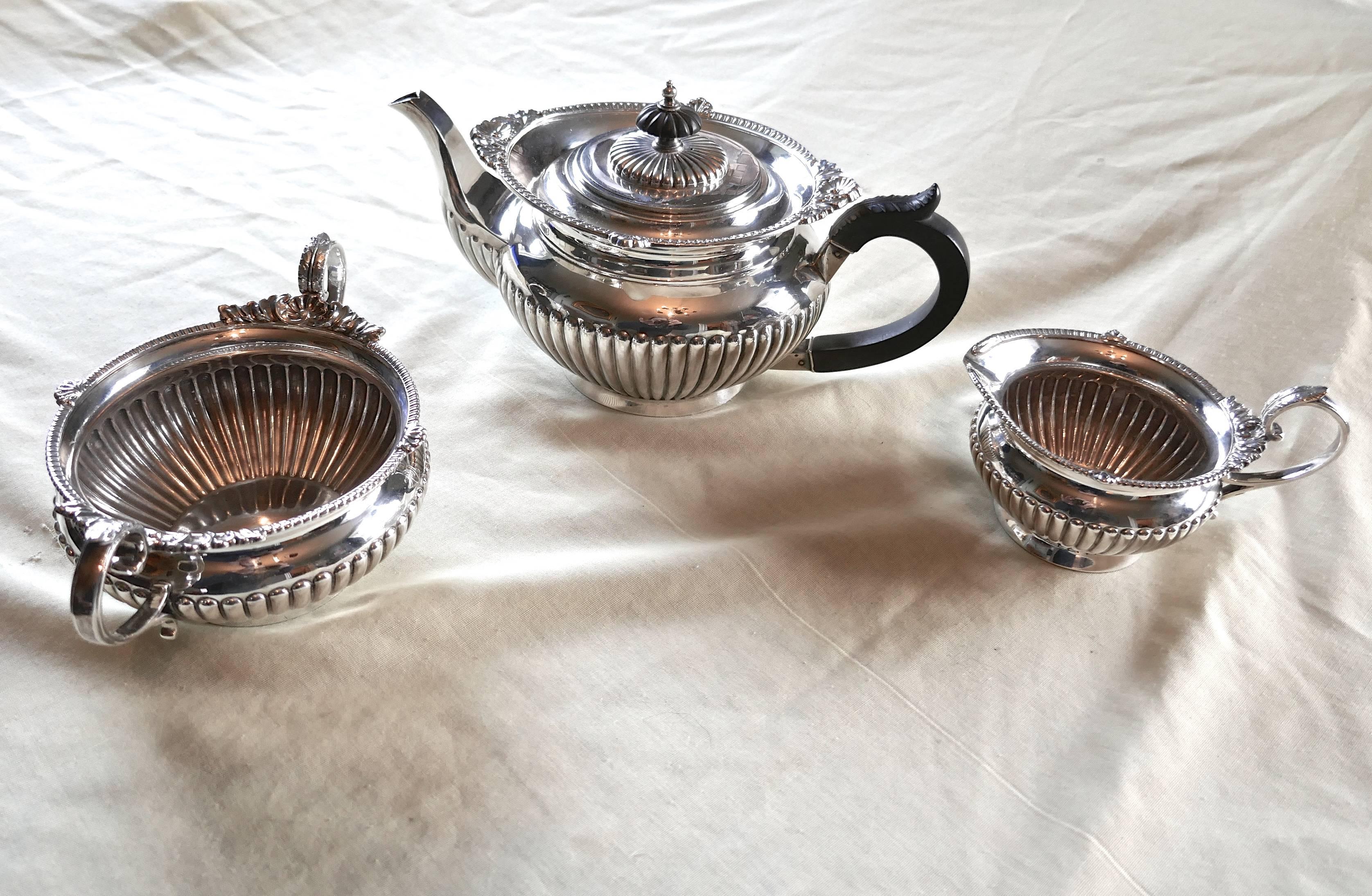  Three-Piece Silver Tea Set by Walker & Hall, Sheffield, 1894 For Sale 1