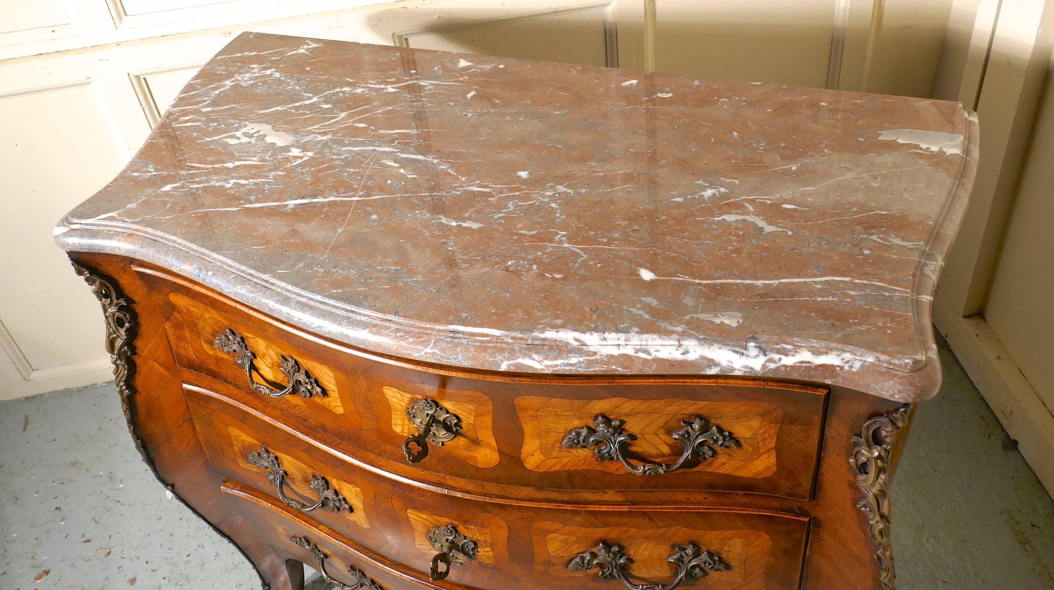 Early 19th Century French Bombe Commode Chest of Drawers 1