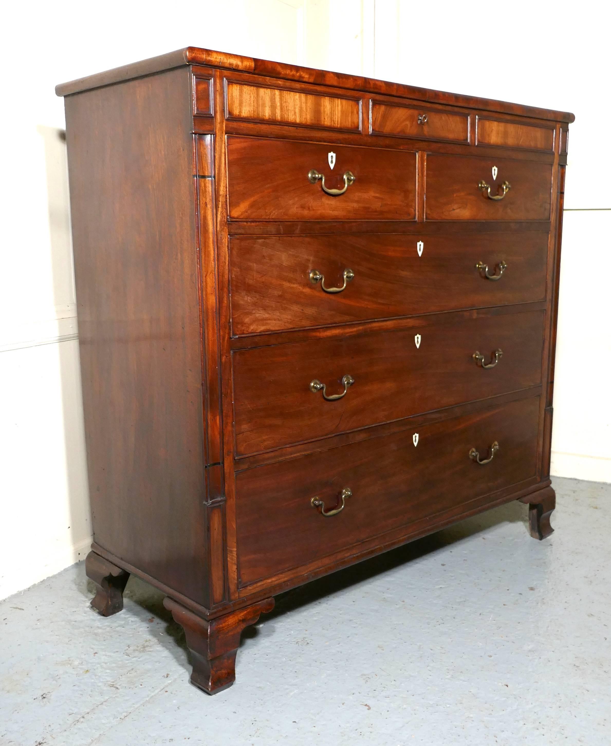 A Large William IV  Flame Mahogany Chest of Drawers

The chest has two short drawers near the top and three graduated long drawers beneath, there is also a small jewellery drawer in the centre top
The chest is made with beautiful matched Flame