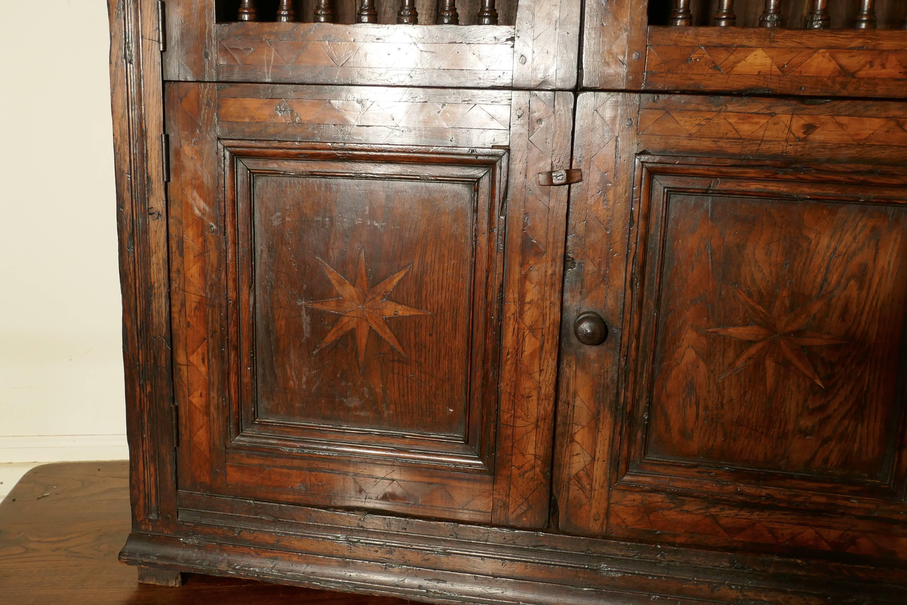 Late 18th Century Antique Inlaid Elm Food Cupboard, Bread Hutch In Good Condition In Chillerton, Isle of Wight