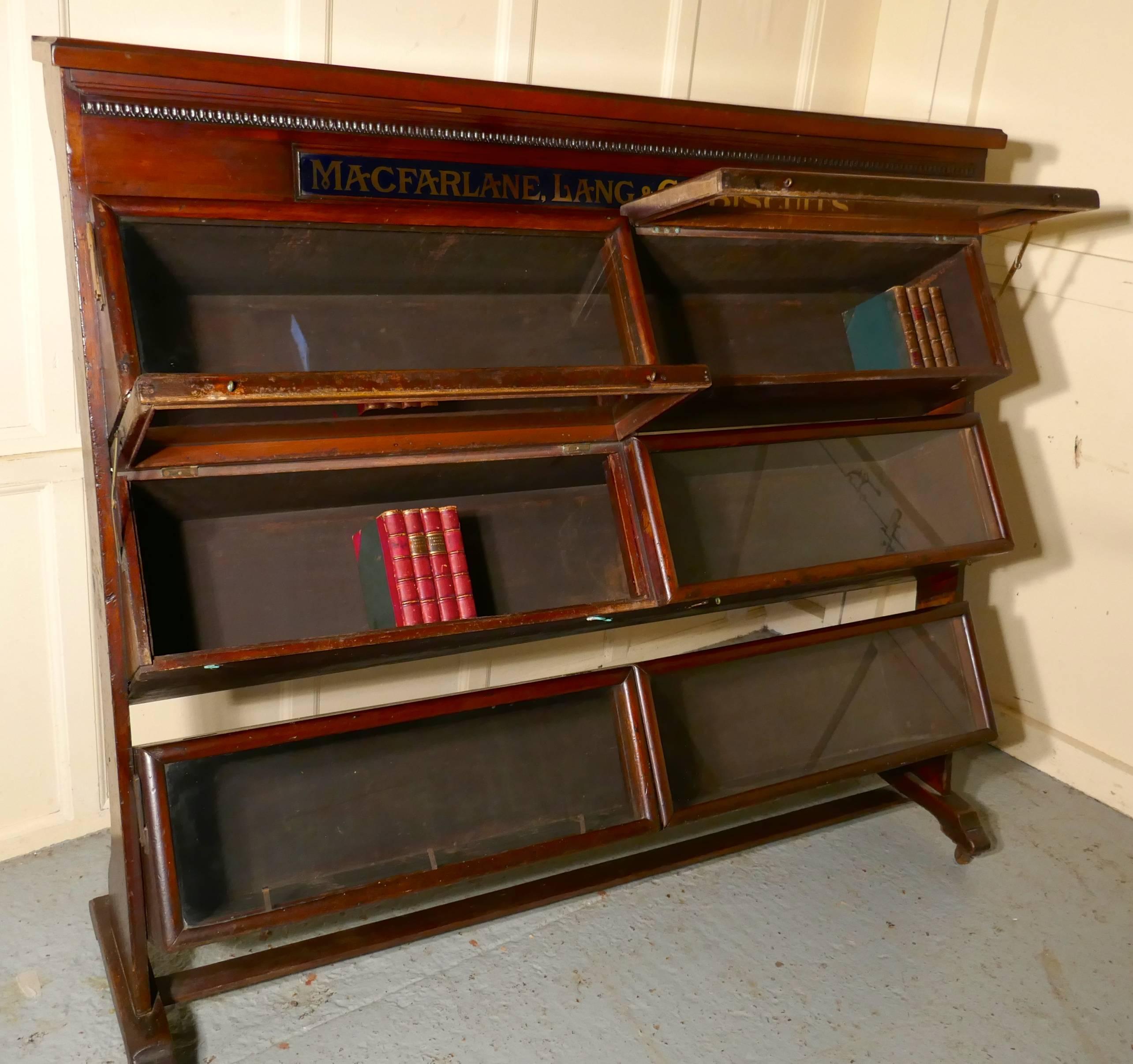 20ième siècle MacFarlane. Lang and Co's Biscuits Shop Display Cabinet 