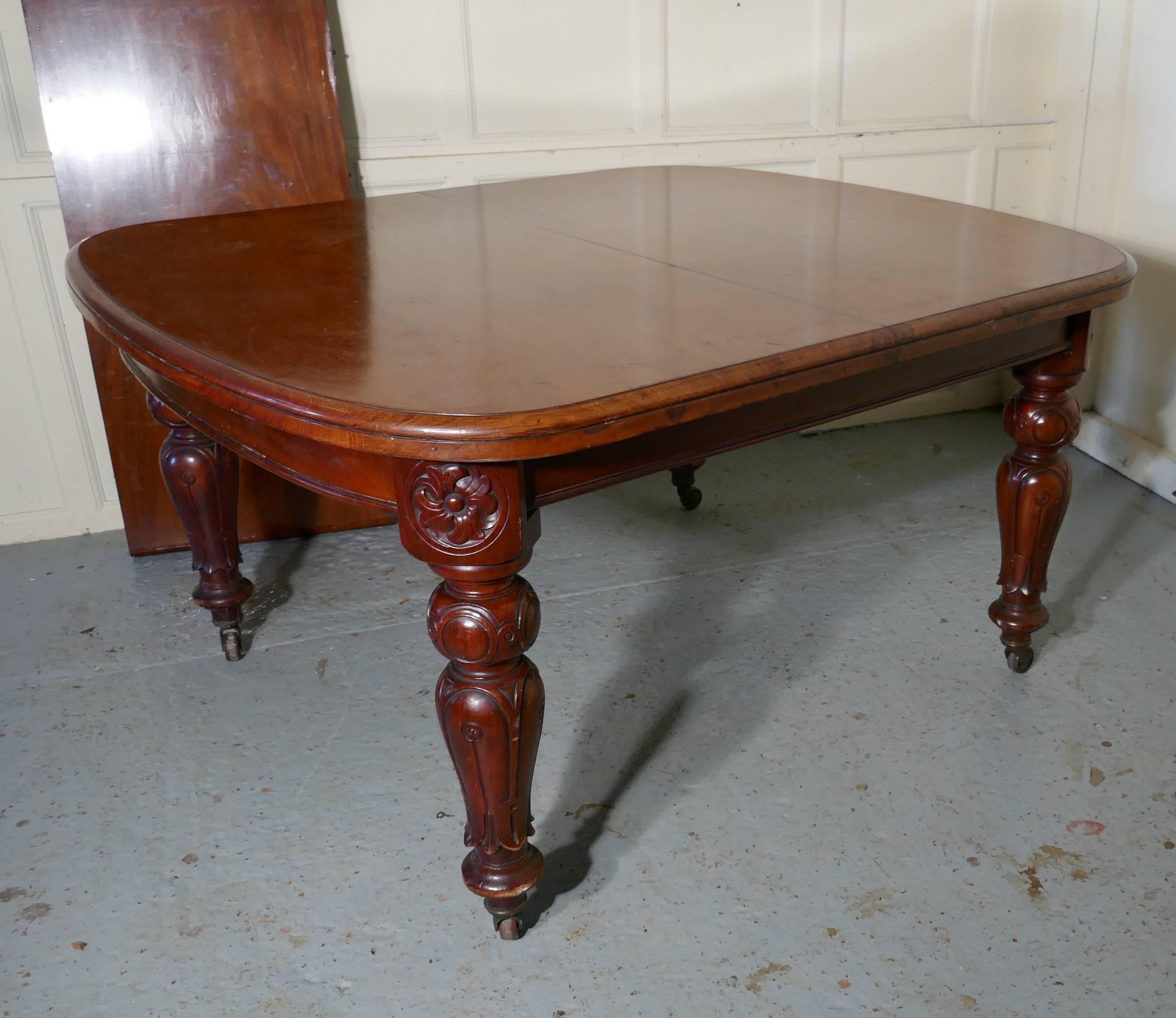 Early Victorian Mahogany Extending Dining Table, Seats 12 Diners 3