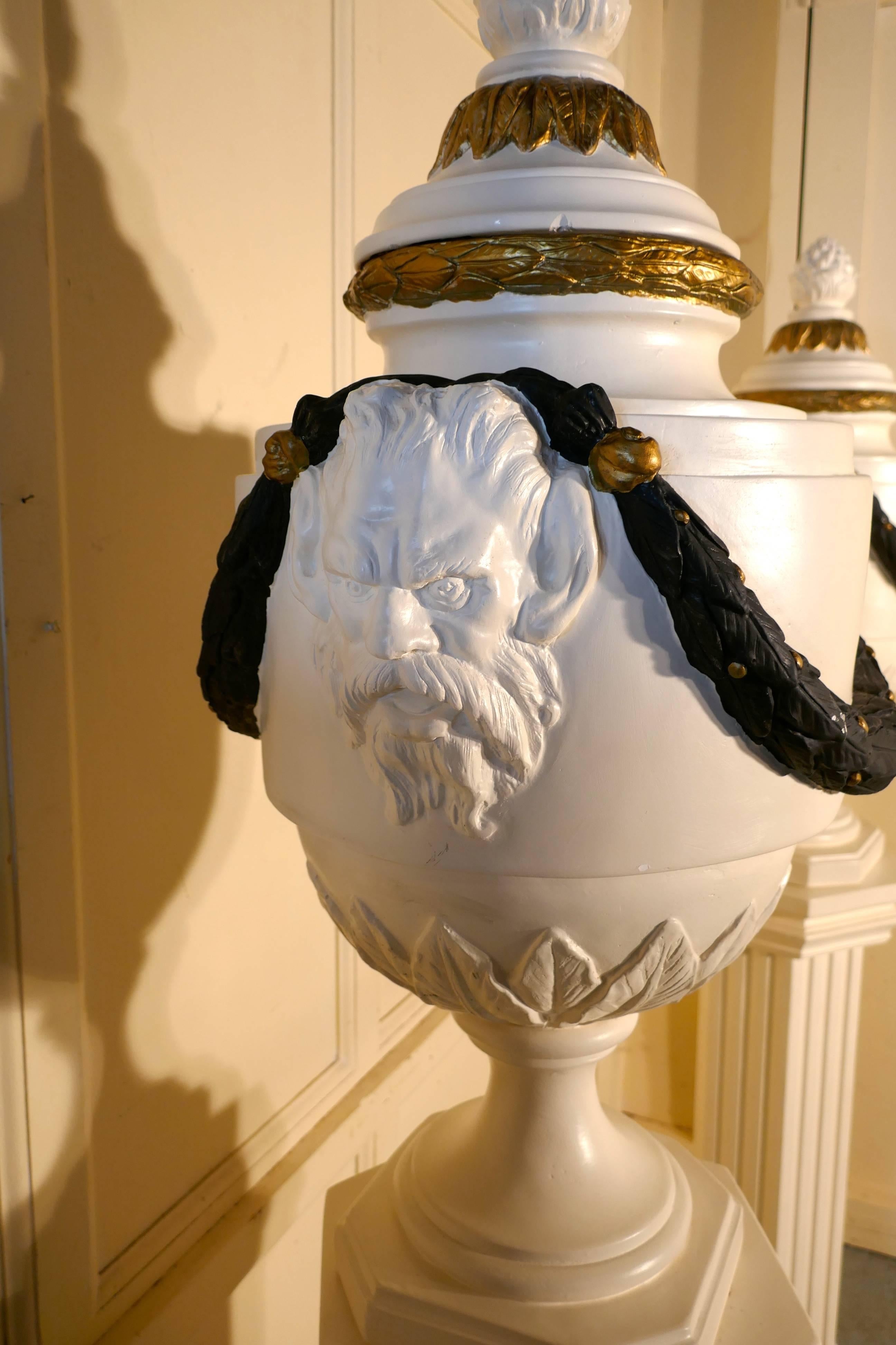 Pair of French Urns Set on Classical Column Pedestals In Good Condition For Sale In Chillerton, Isle of Wight