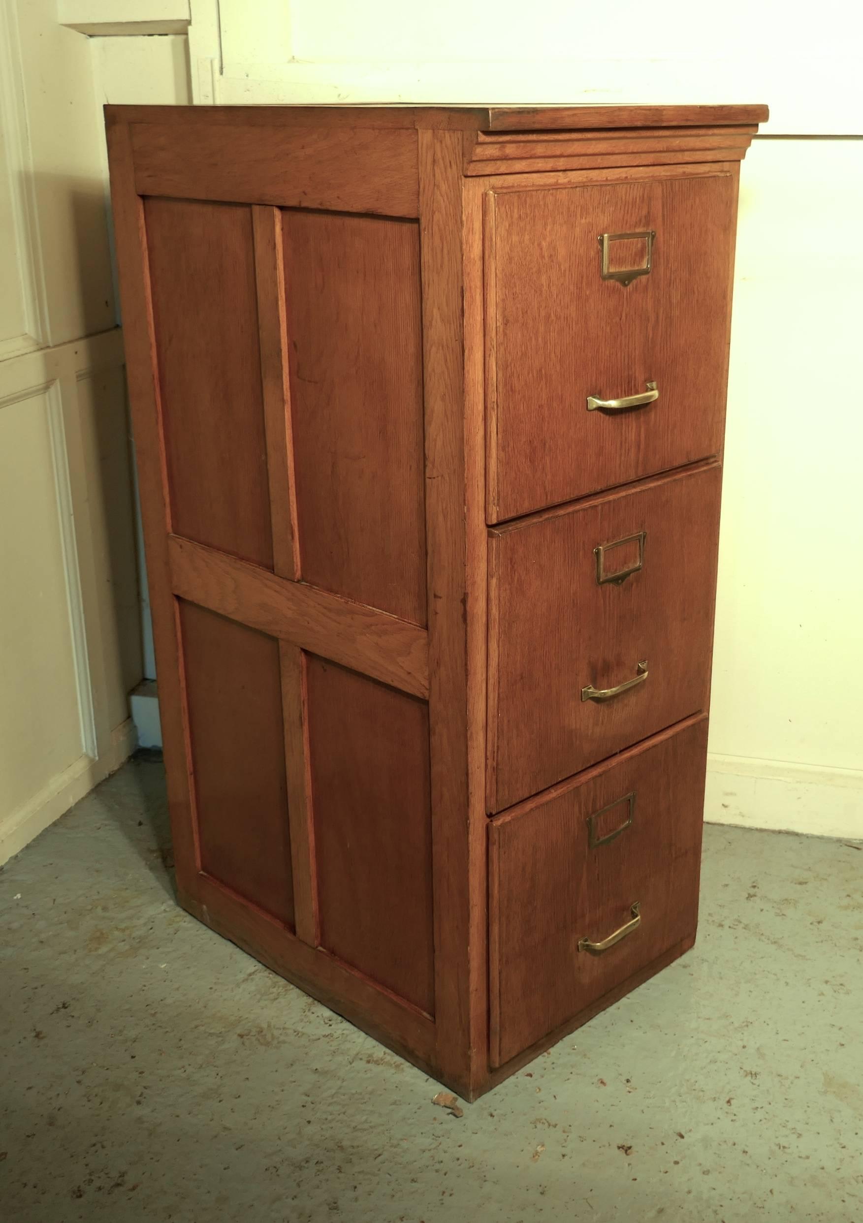 Large Edwardian Three-Drawer Oak Filing Cabinet In Good Condition In Chillerton, Isle of Wight