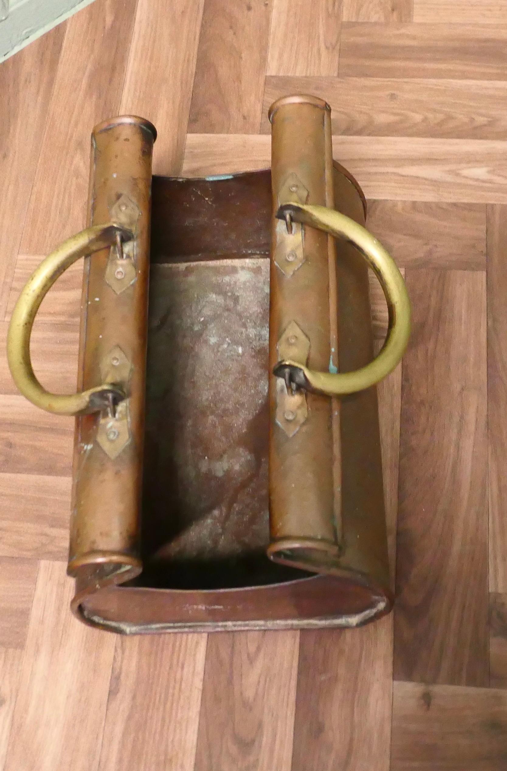 Borsa Gladstone in rame, fioriera di Arts and Crafts Un pezzo super artigianale in vendita 1