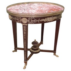 Table centrale ovale de style Empire français Une pièce étonnante