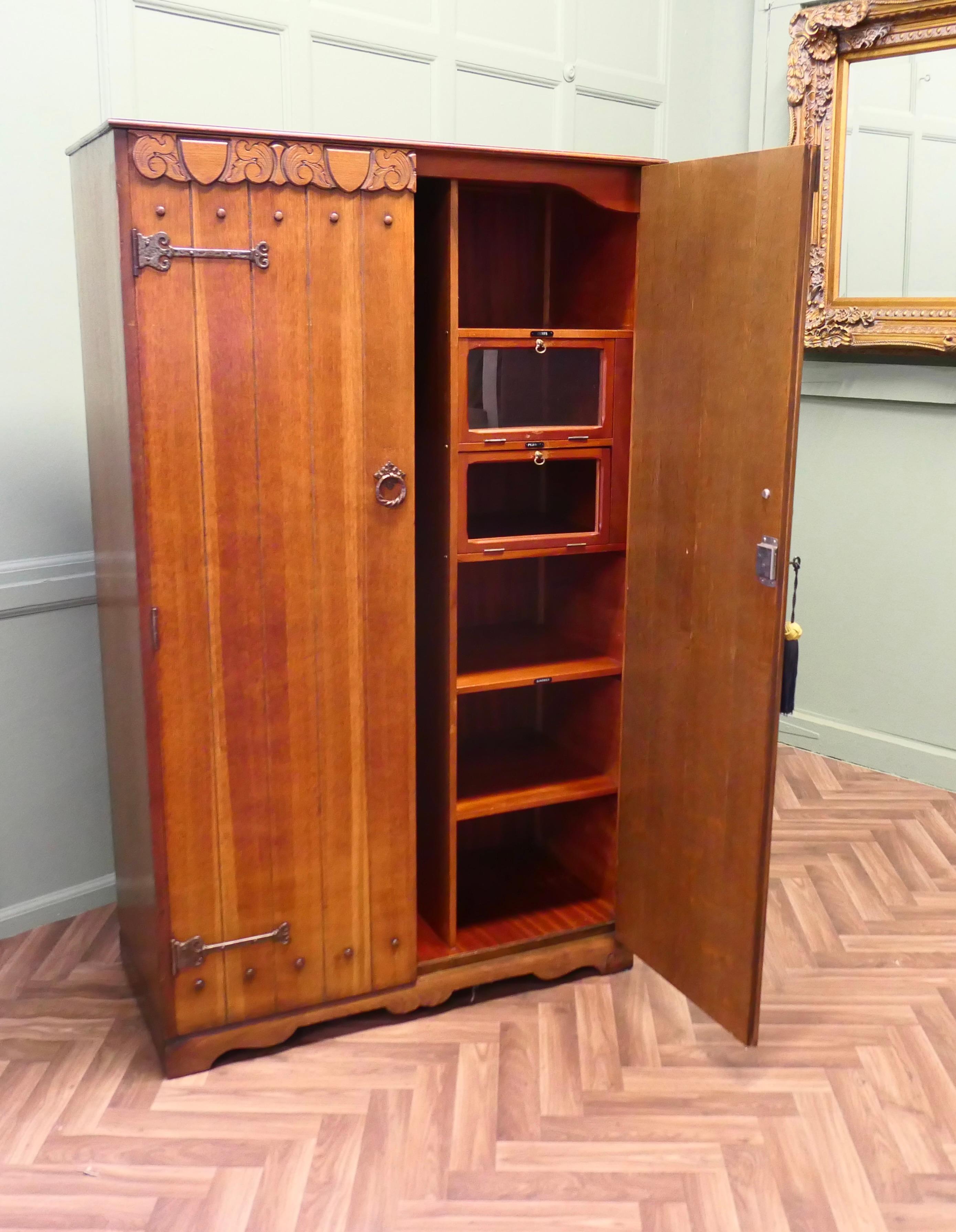 Quercia Armadio per gentiluomini Arts and Crafts Compactum in vendita