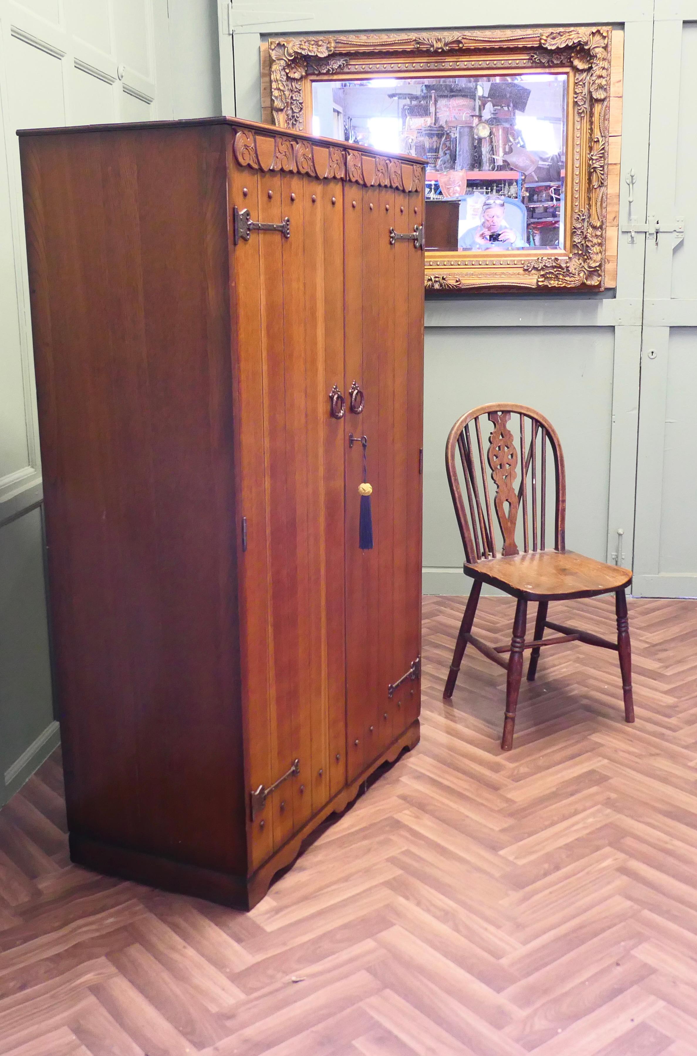 Armadio per gentiluomini Arts and Crafts Compactum In condizioni buone in vendita a Godshill, Isle of Wight