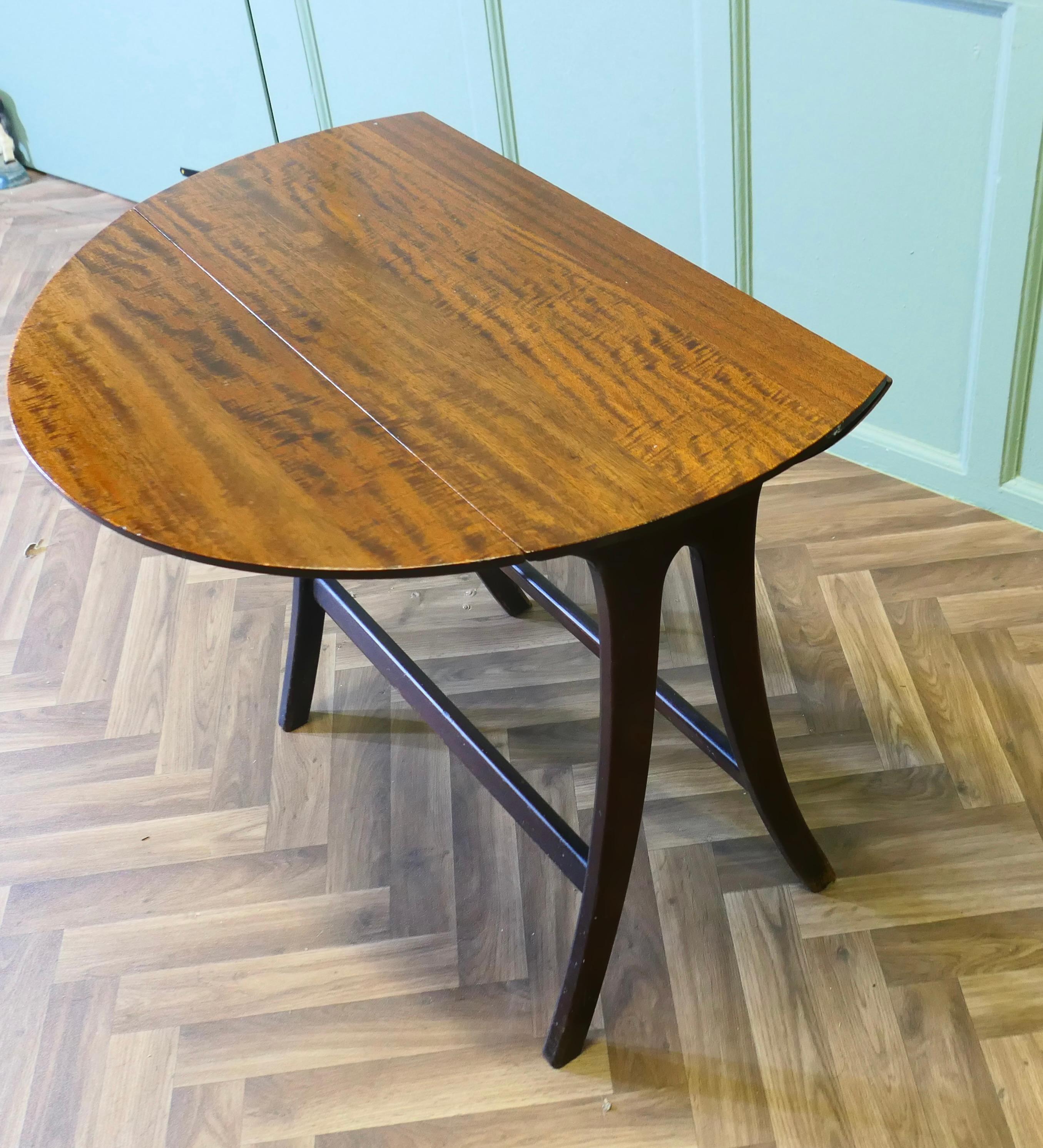 Mid-20th Century Very Retro Stylish 1950s Snap Top Dining Table for 2 For Sale