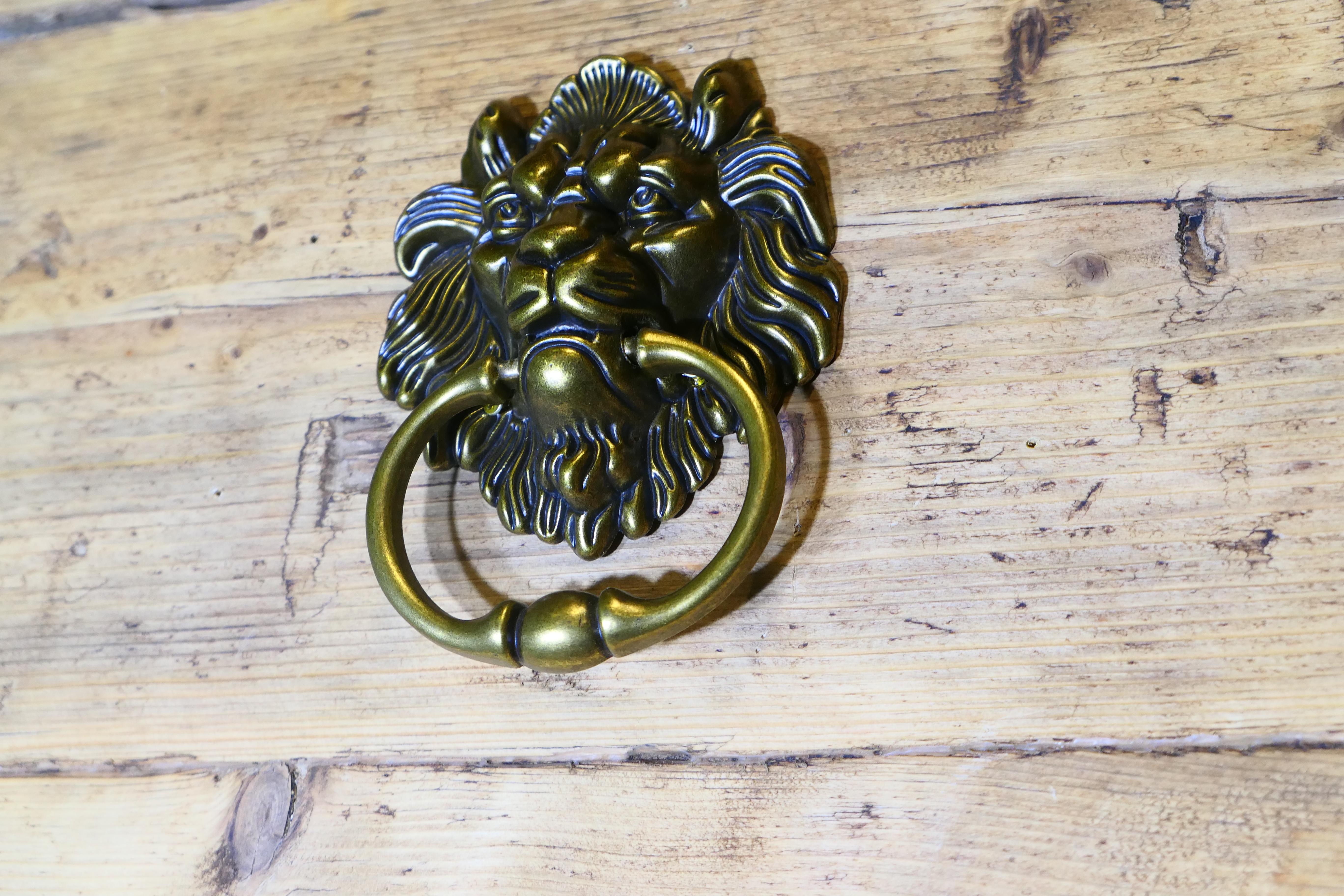 Gothic Lion’s Mask Brass Door Knocker   This is a good looking door knocker In Good Condition For Sale In Godshill, Isle of Wight
