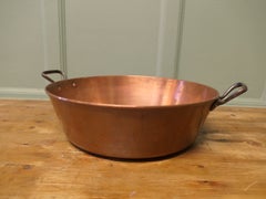 Grande casserole en cuivre à deux poignées pour confitures ou conserves