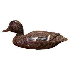 Pato señuelo magníficamente pintado y tallado. Es un buen señuelo del siglo XIX.