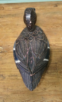 Pato señuelo magníficamente pintado y tallado. Es un buen señuelo del siglo XIX.