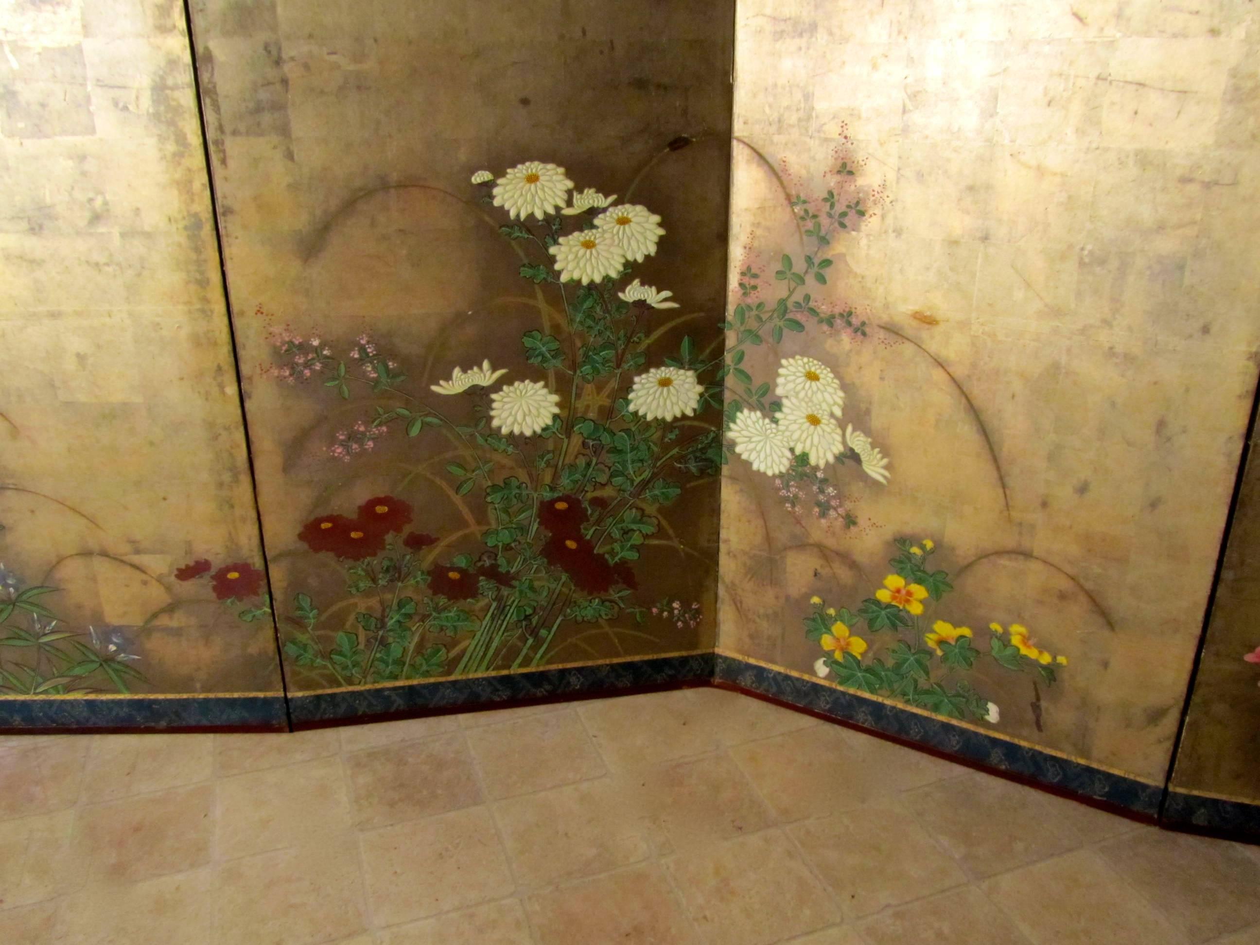 Pair of 18th Century Gold, Painted Japanese Six Fold Screens, 'Byobu' Edo Period In Good Condition In Chillerton, Isle of Wight