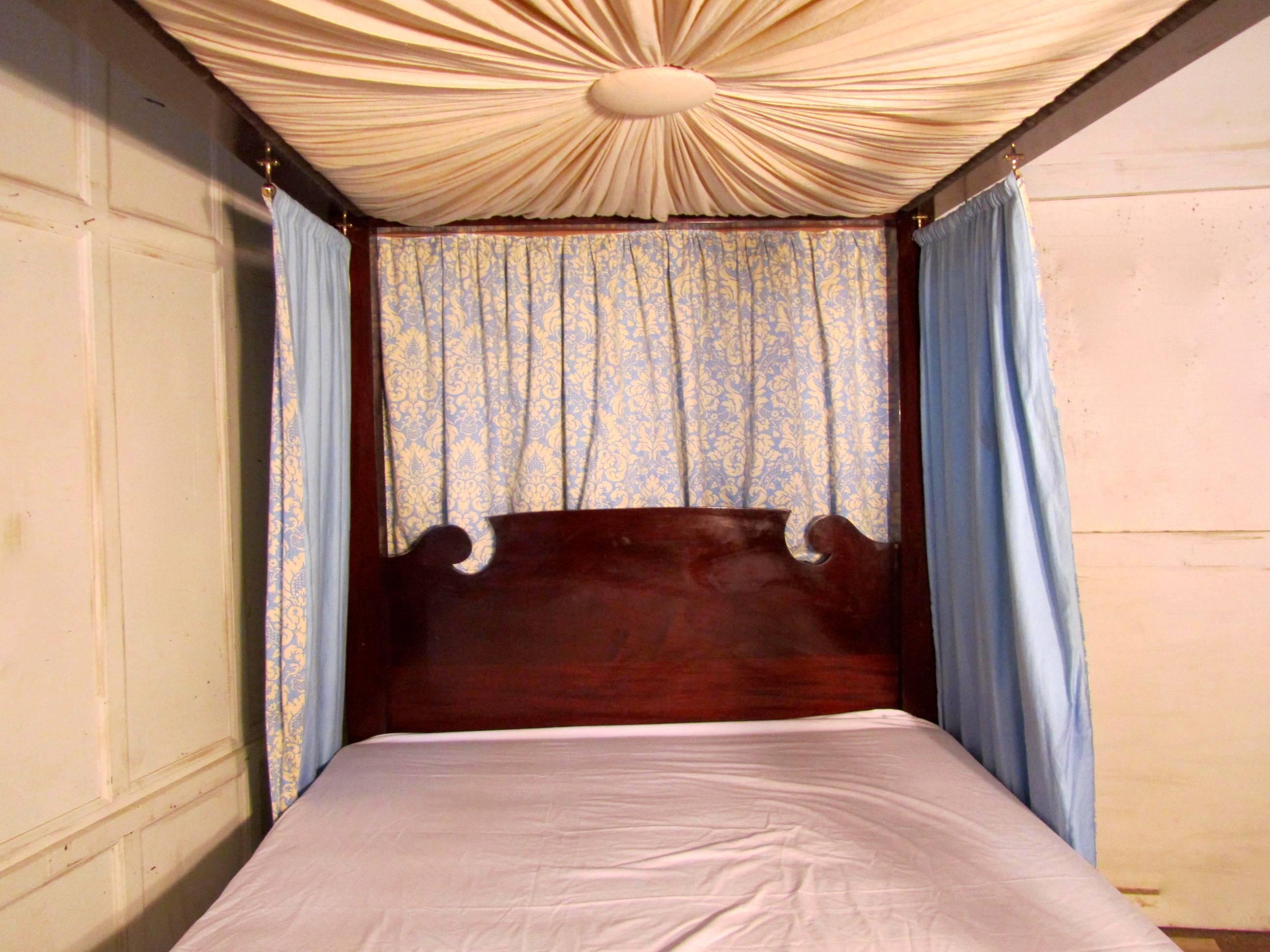 mahogany canopy bed