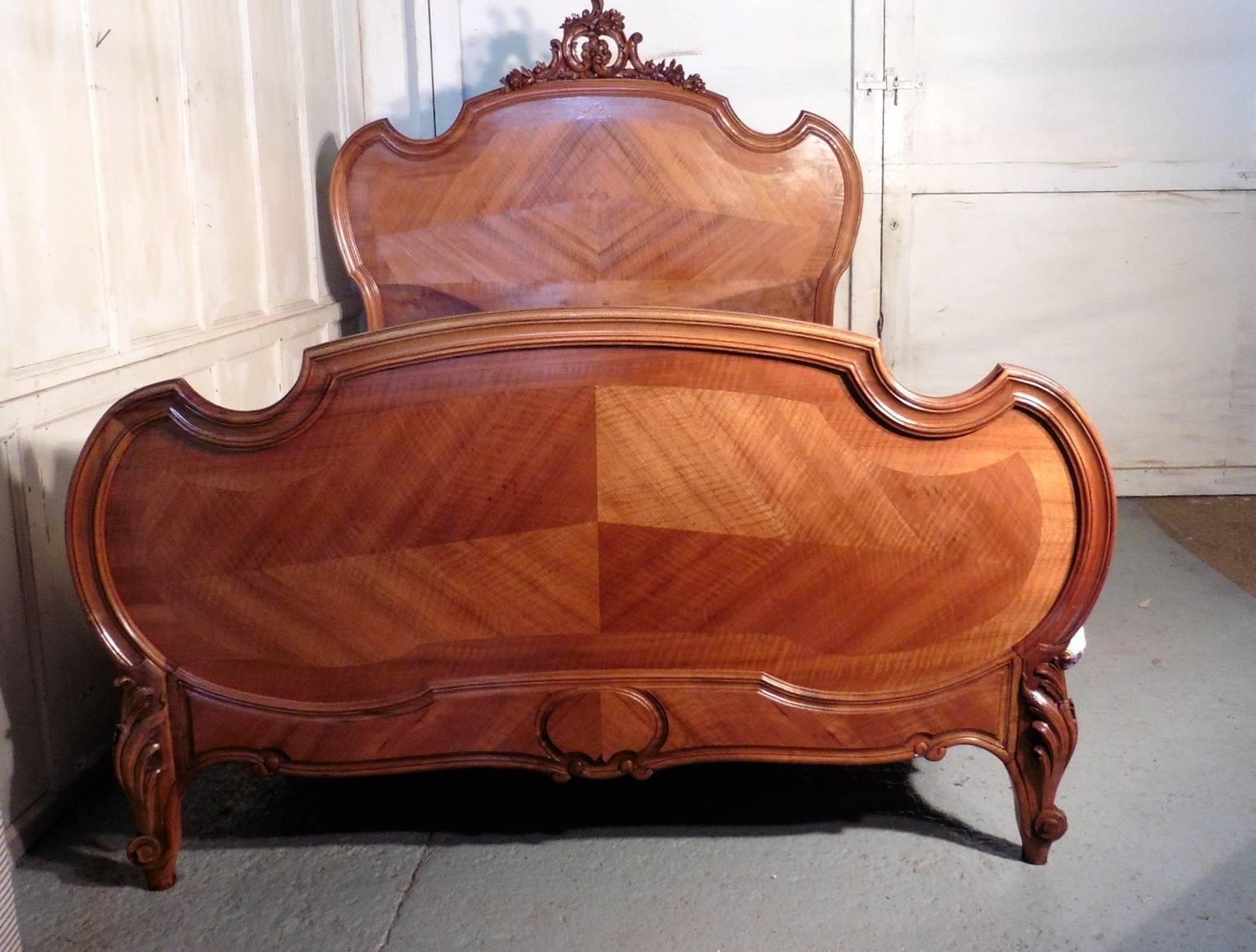 king size bed in french