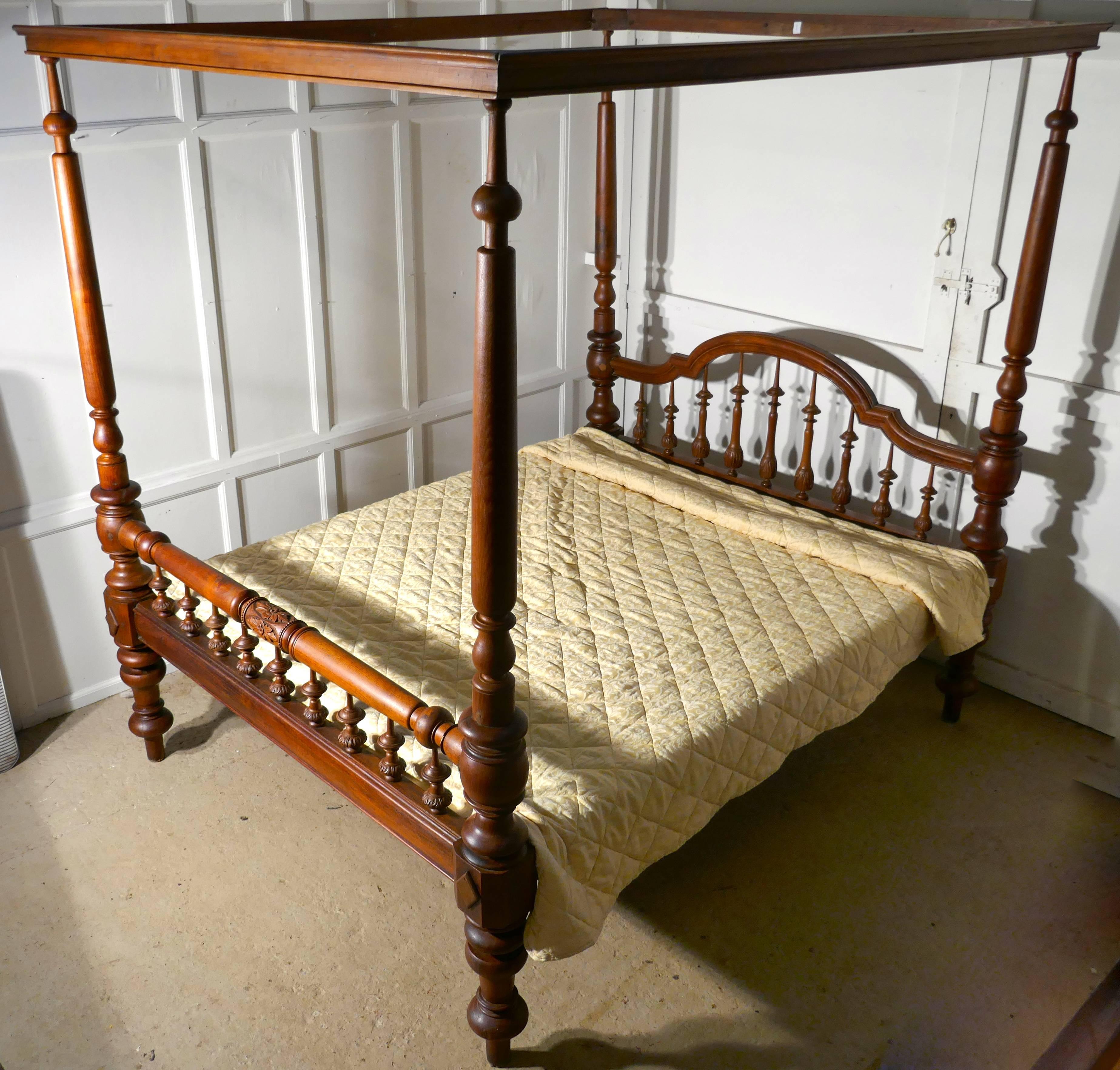 Colonial Raj Four Poster Bed, Anglo Indian Carved Four Poster Large Double Bed In Fair Condition In Chillerton, Isle of Wight
