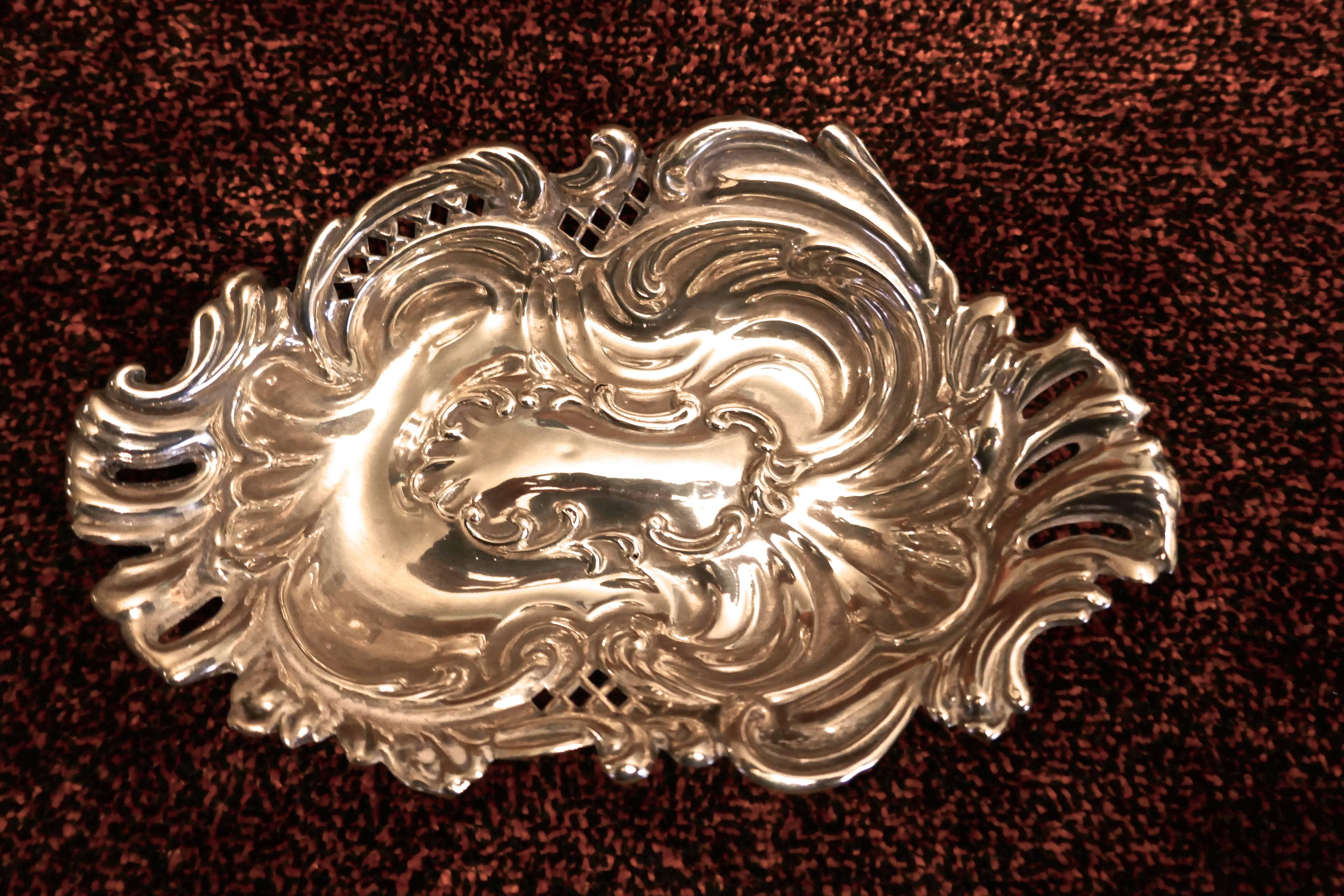 Victorian Pair of Solid Silver Art Nouveau Sweet Dishes by Mappin Brothers, 1897