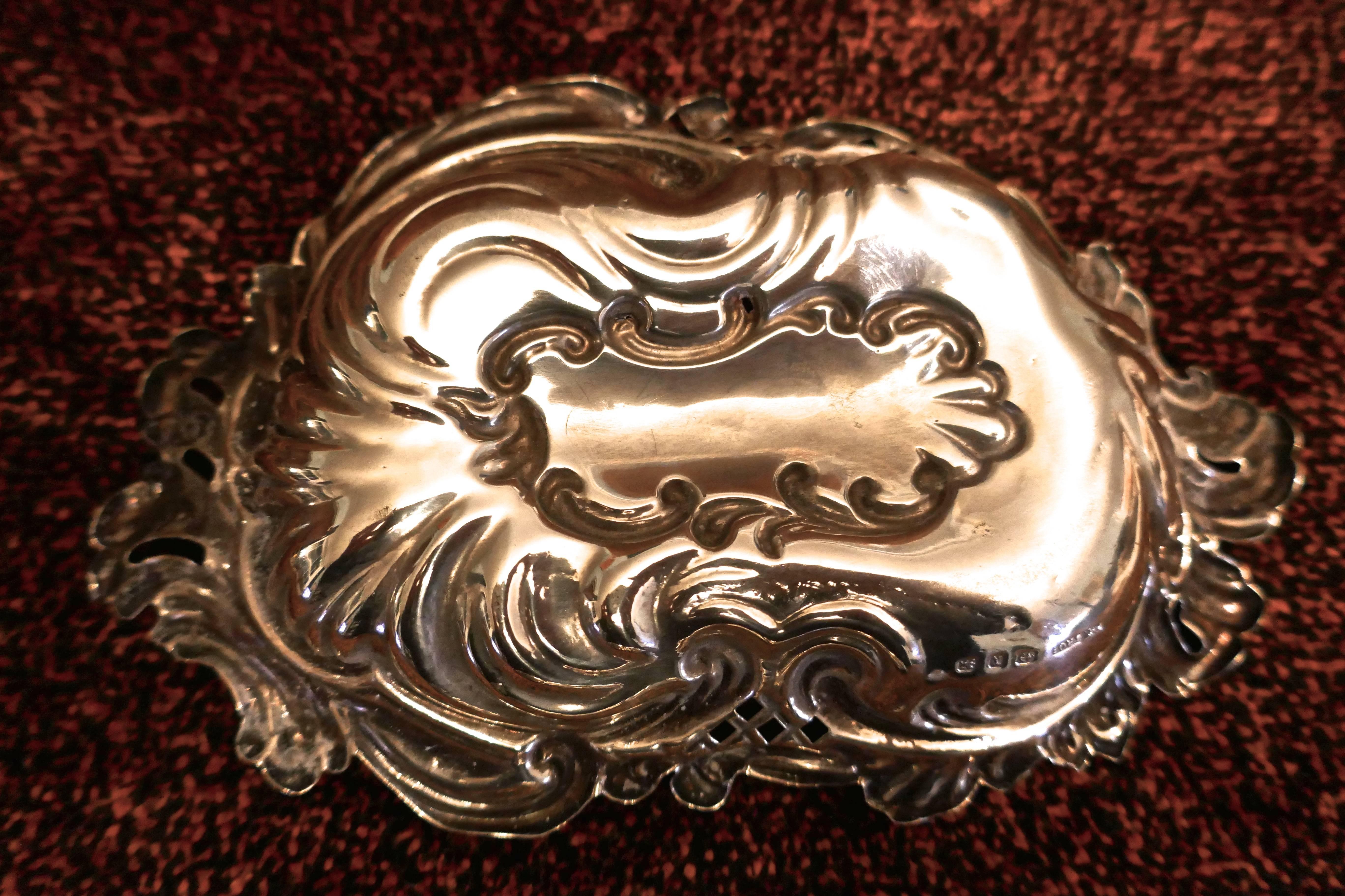 Hand-Crafted Pair of Solid Silver Art Nouveau Sweet Dishes by Mappin Brothers, 1897