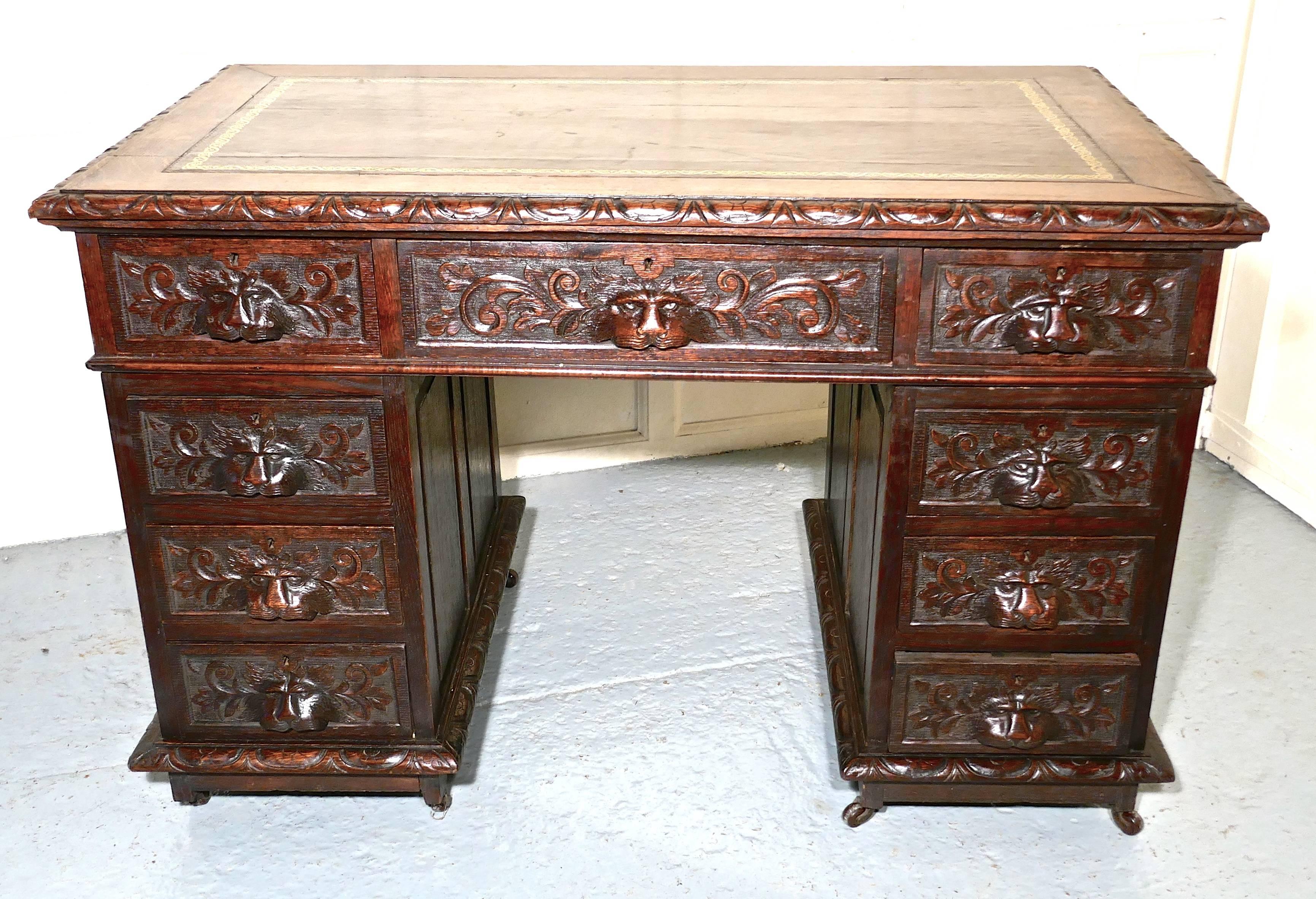 Victorian Green Man Carved Oak Pedestal Desk In Good Condition In Godshill, Isle of Wight