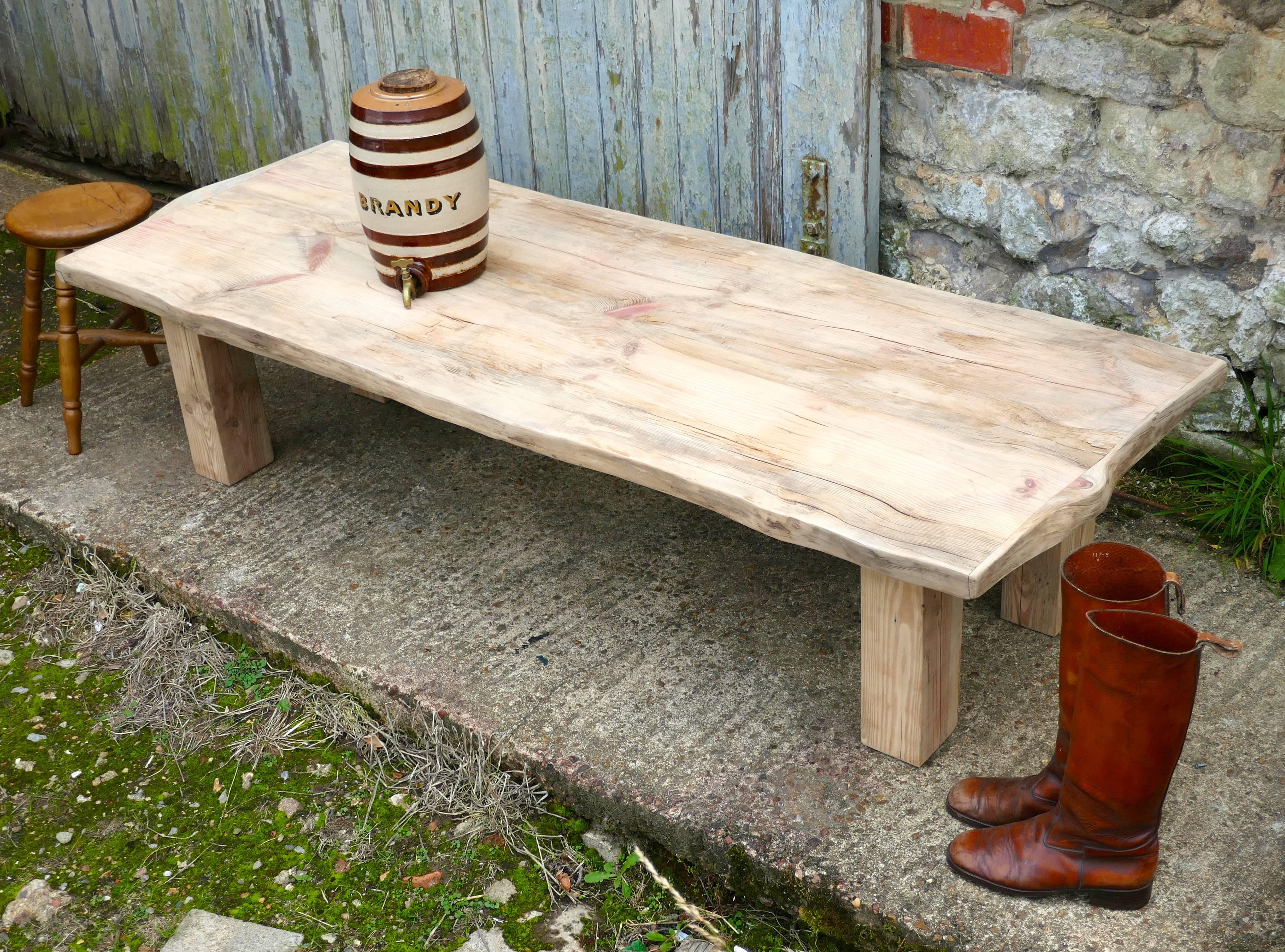 Rustic Solid Bleached Pine Coffee Table Woodland Art Furniture In Good Condition In Chillerton, Isle of Wight