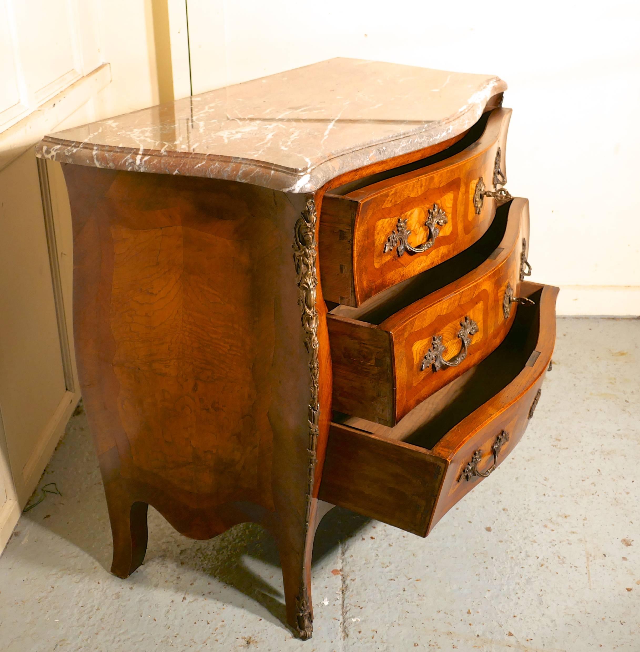 Early 19th Century French Bombe Commode Chest of Drawers 5