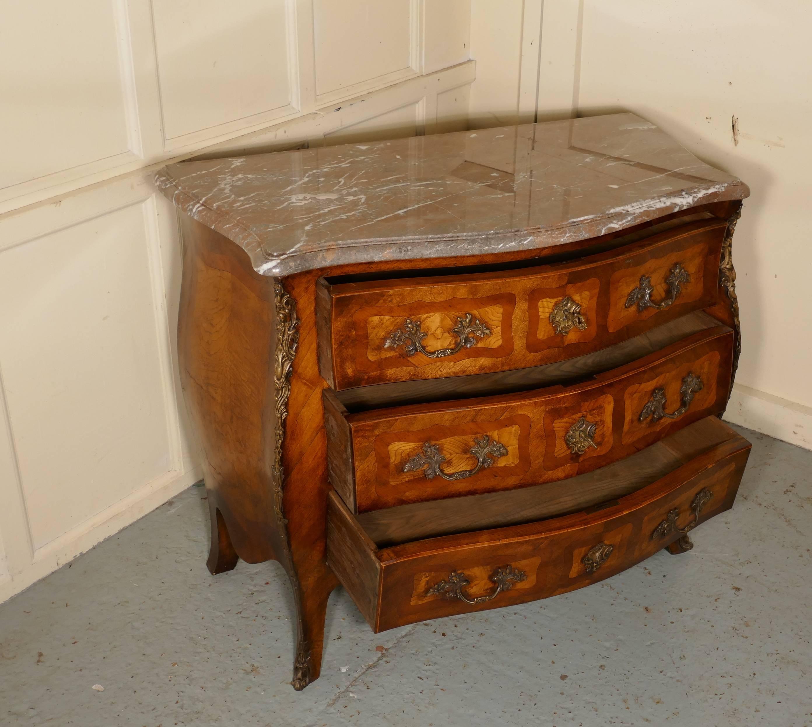 Early 19th Century French Bombe Commode Chest of Drawers 4